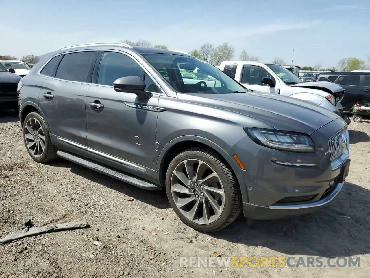 4 Photograph of a damaged car 2LMPJ8KP6MBL02871 LINCOLN NAUTILUS 2021