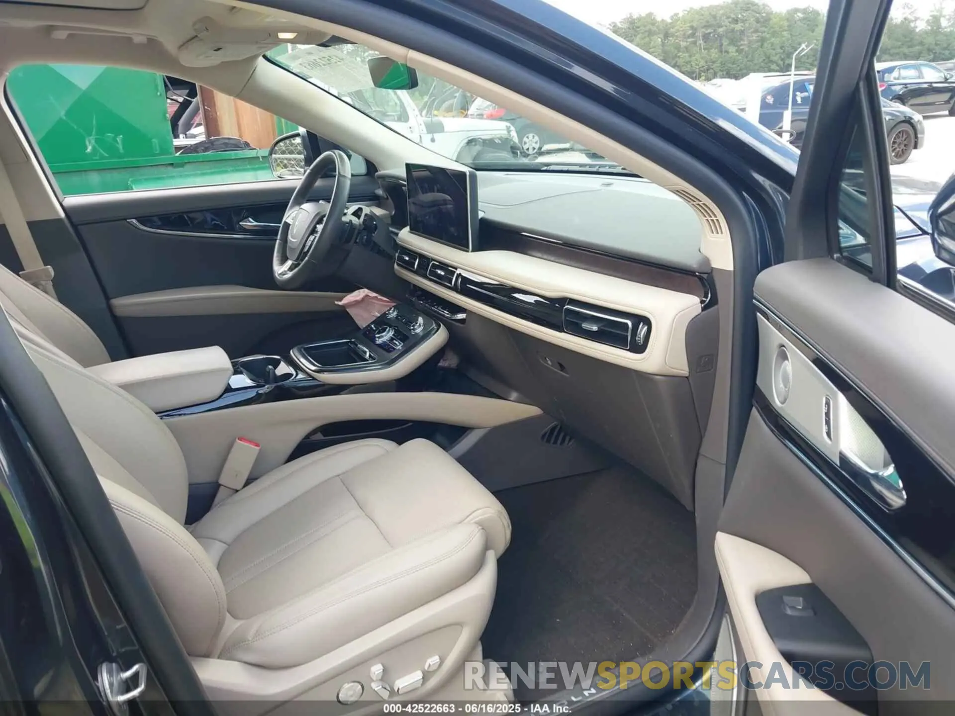5 Photograph of a damaged car 2LMPJ8KP9MBL16019 LINCOLN NAUTILUS 2021