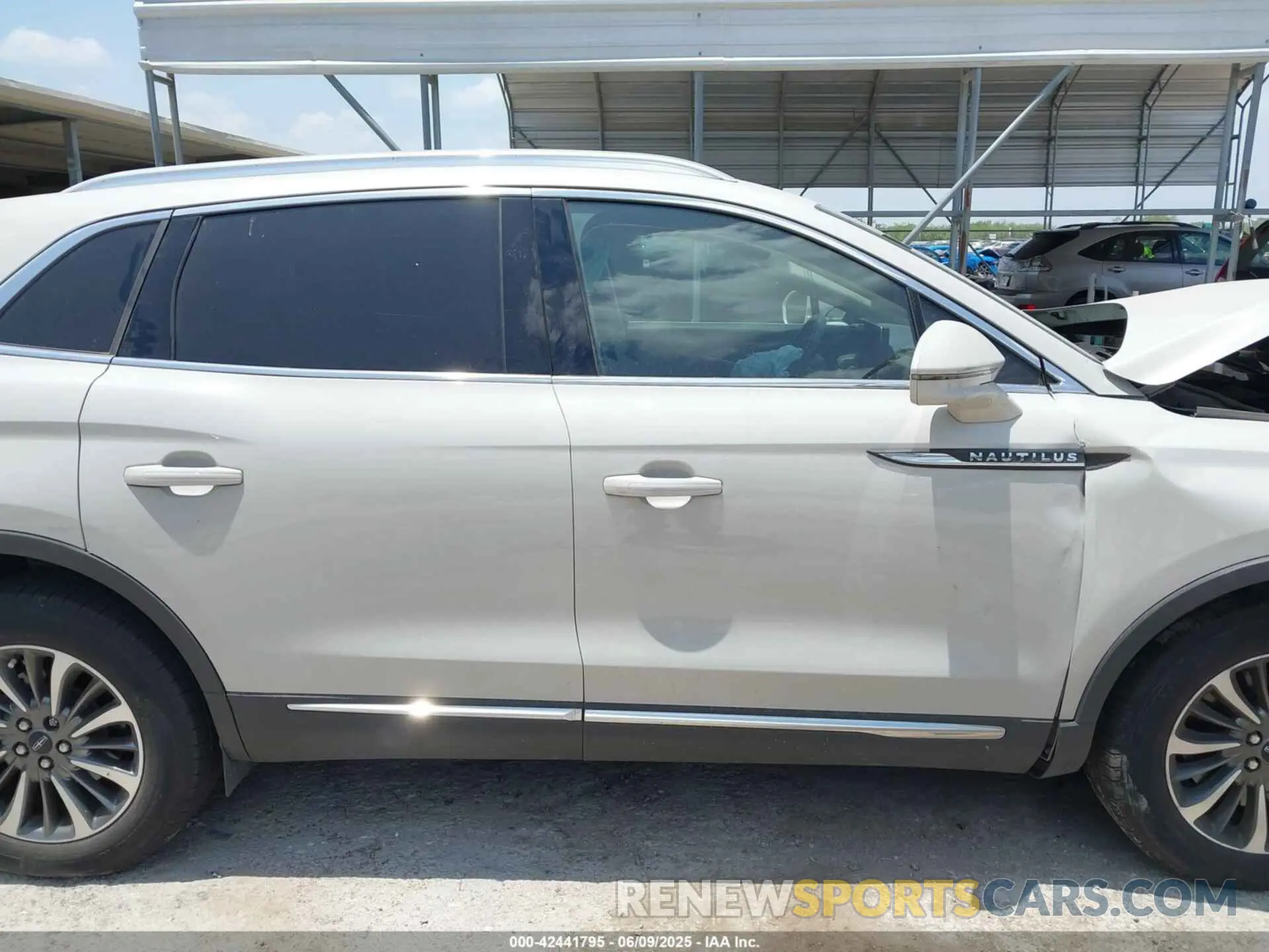 12 Photograph of a damaged car 2LMPJ6J95NBL24319 LINCOLN NAUTILUS 2022