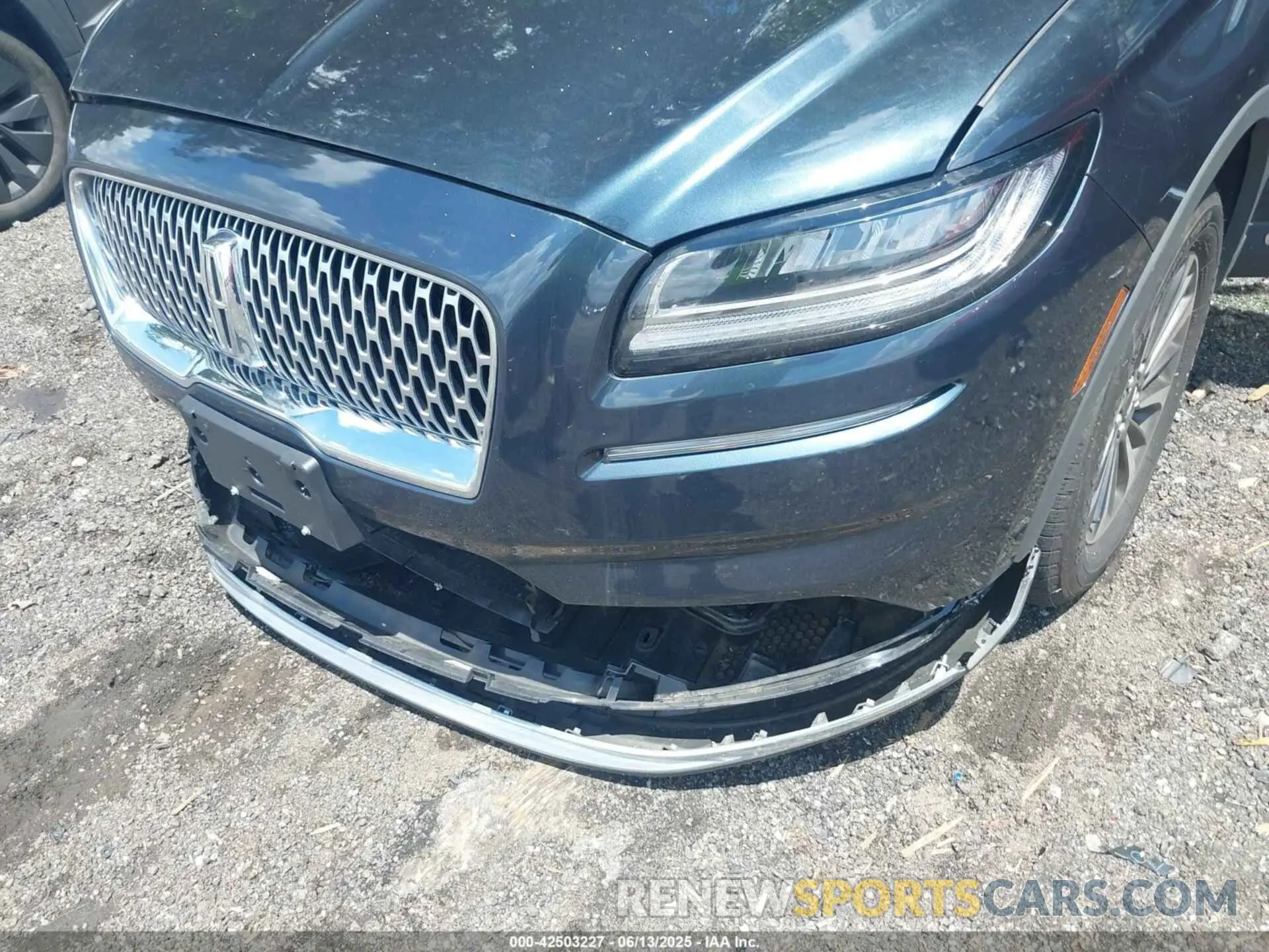 17 Photograph of a damaged car 2LMPJ6J96NBL02846 LINCOLN NAUTILUS 2022