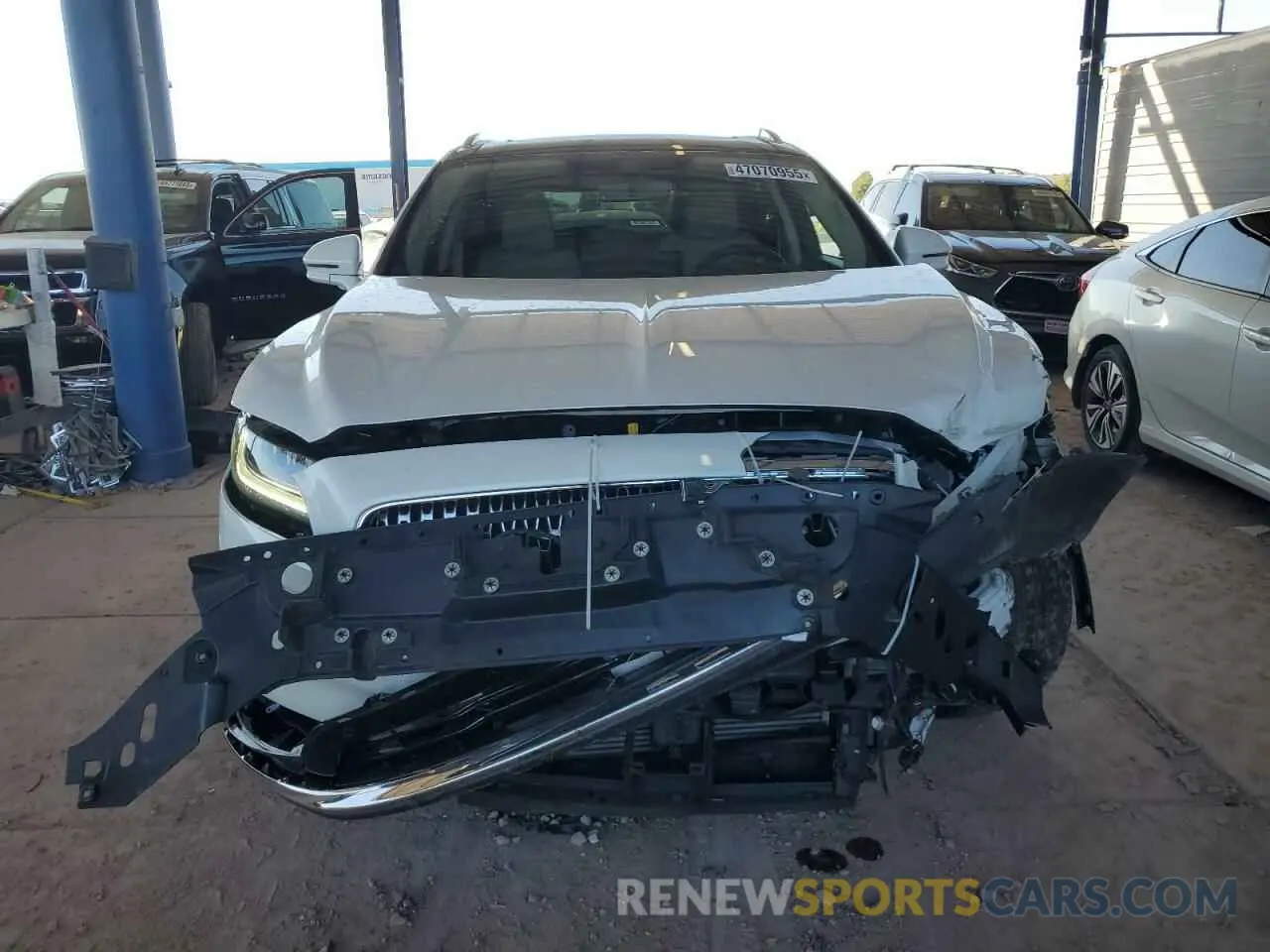 5 Photograph of a damaged car 2LMPJ6K94NBL01435 LINCOLN NAUTILUS 2022
