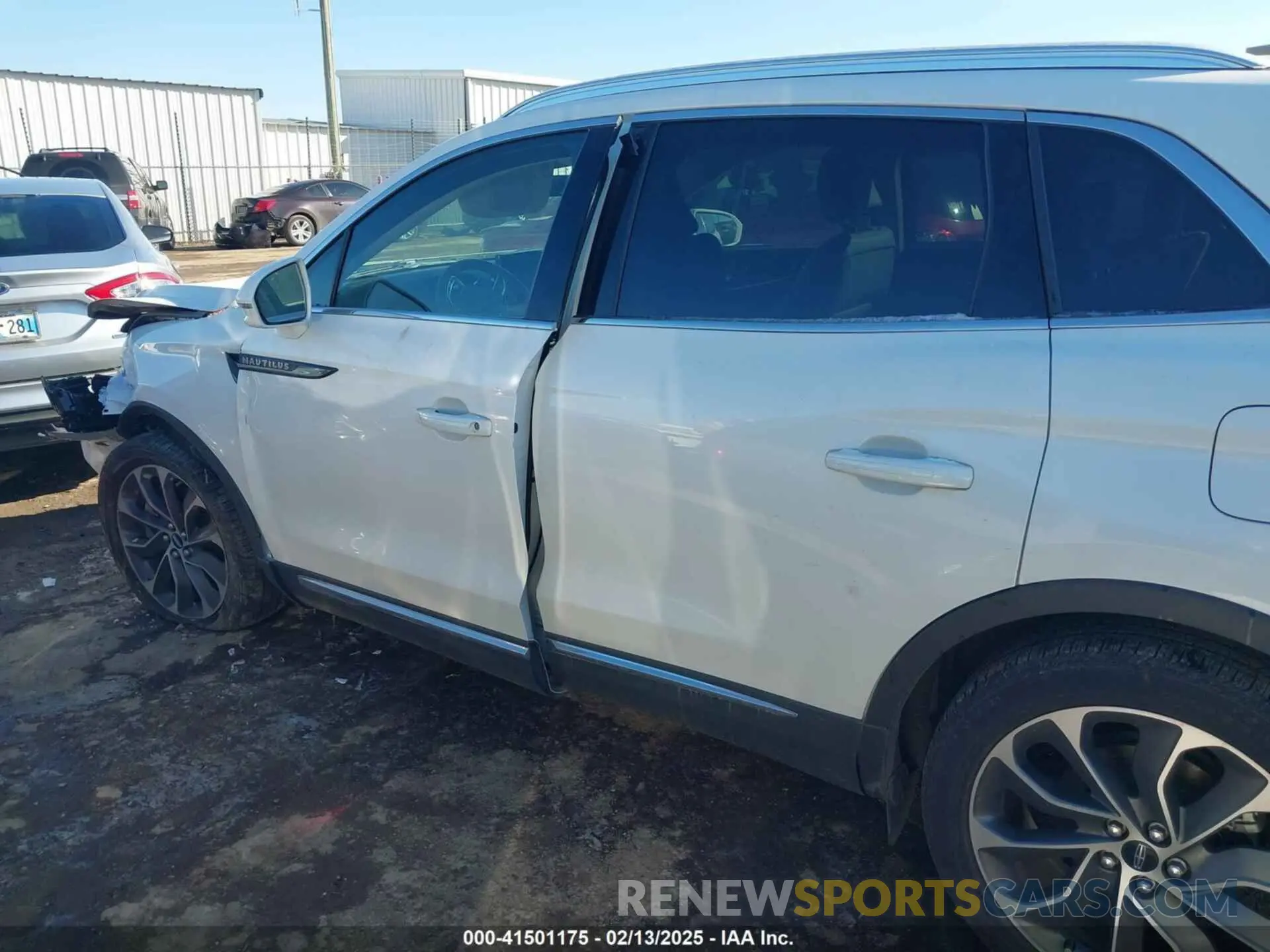 14 Photograph of a damaged car 2LMPJ6K95NBL27090 LINCOLN NAUTILUS 2022