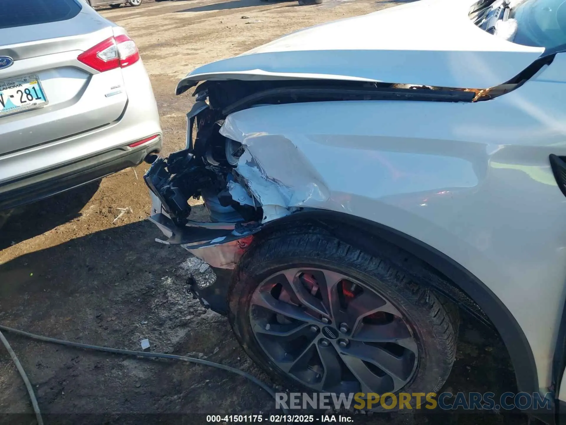 6 Photograph of a damaged car 2LMPJ6K95NBL27090 LINCOLN NAUTILUS 2022
