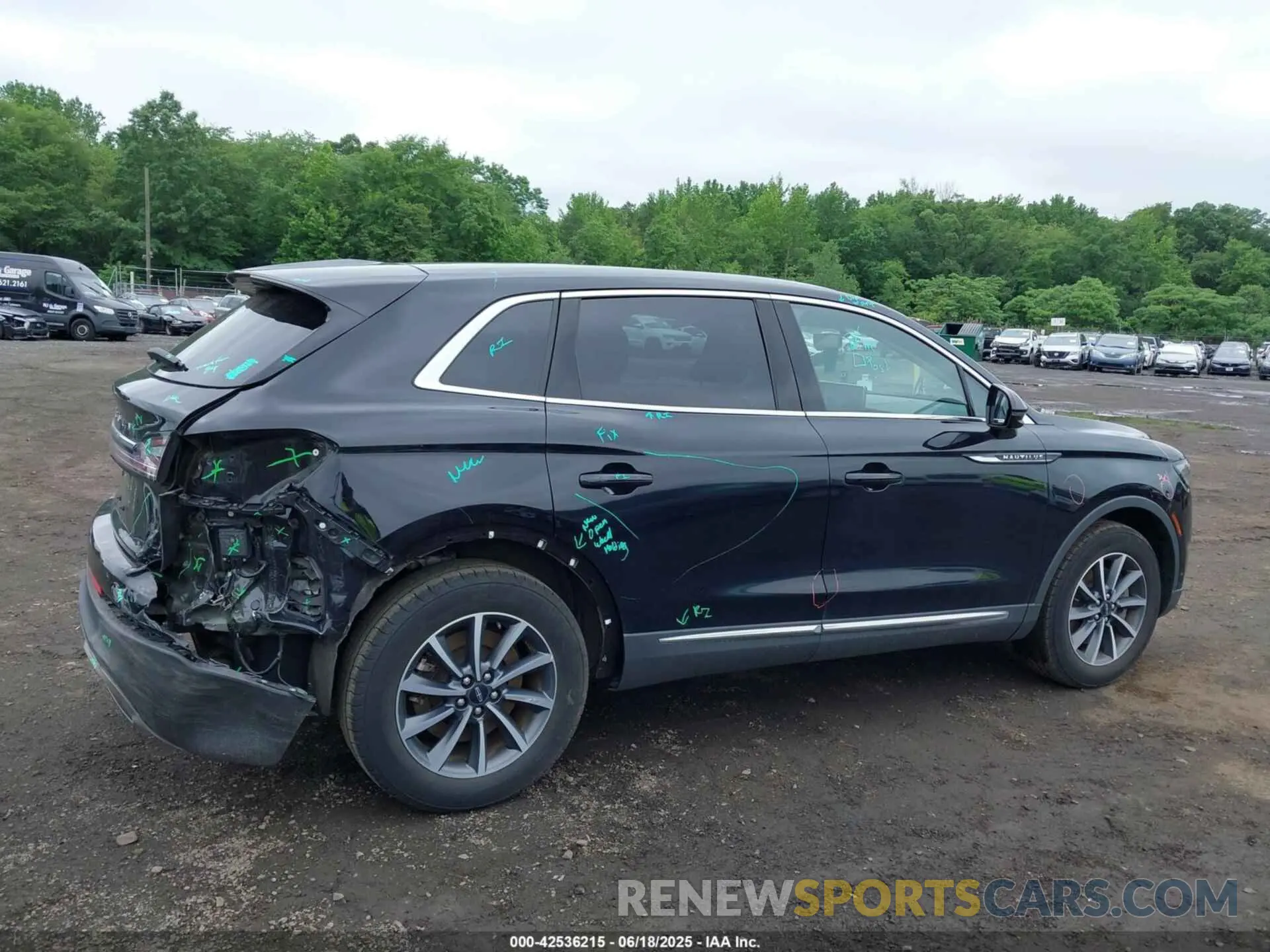 17 Photograph of a damaged car 2LMPJ8J9XNBL18947 LINCOLN NAUTILUS 2022