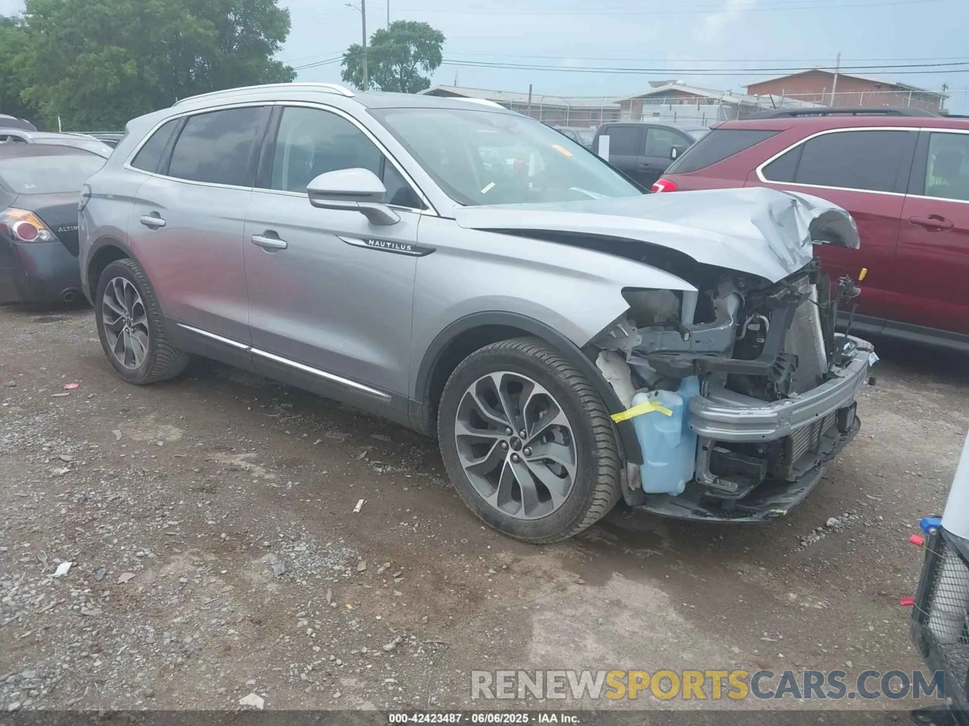 1 Photograph of a damaged car 2LMPJ8K91NBL16373 LINCOLN NAUTILUS 2022