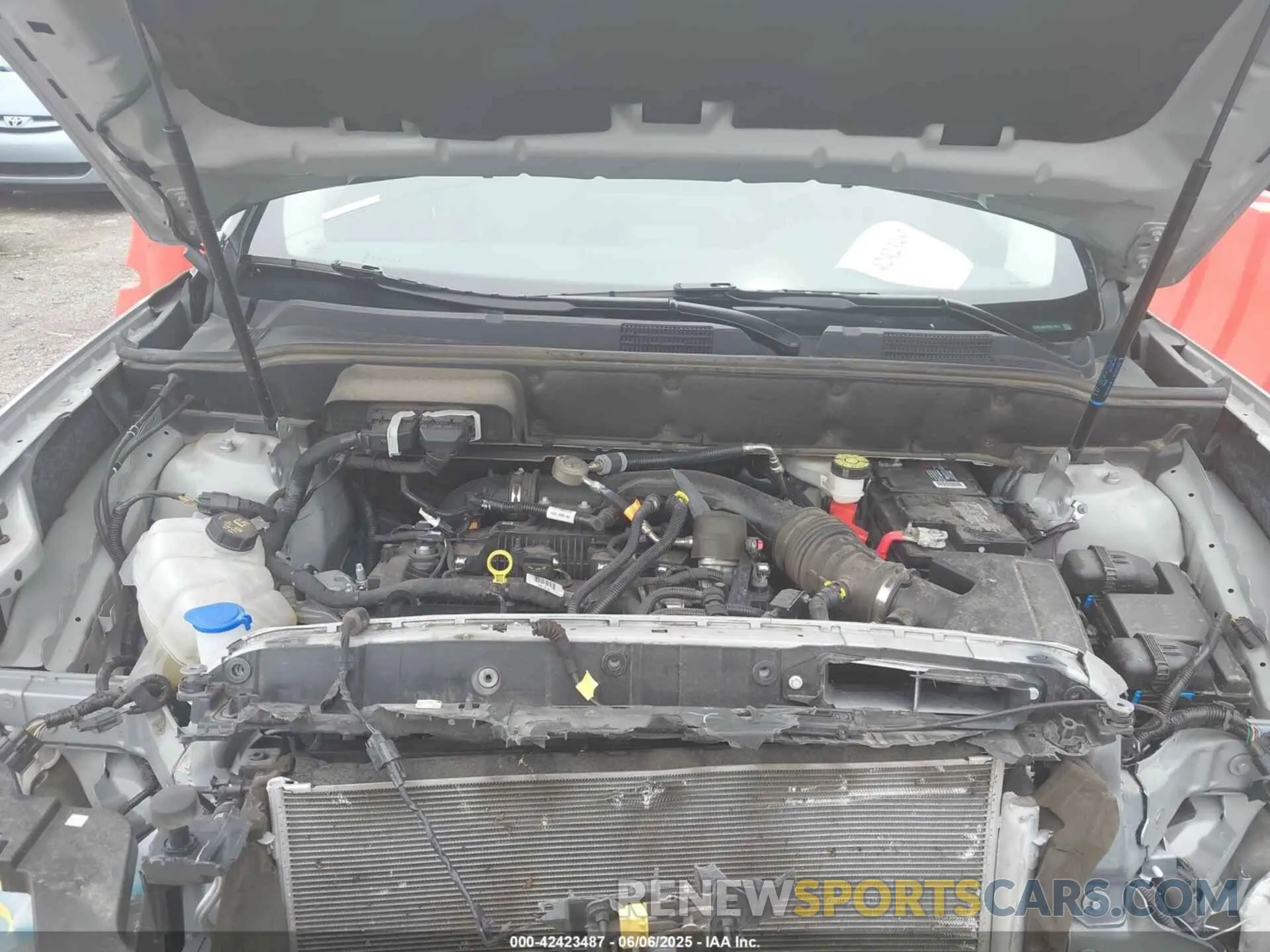 10 Photograph of a damaged car 2LMPJ8K91NBL16373 LINCOLN NAUTILUS 2022