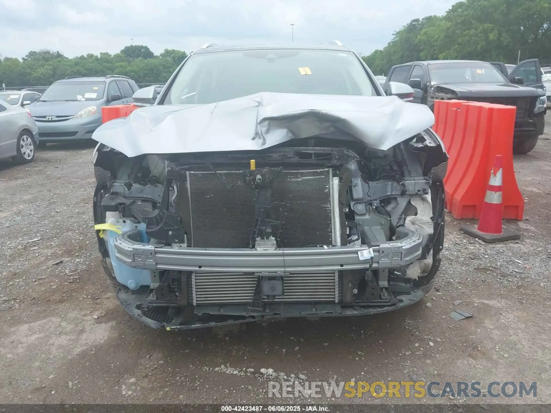 12 Photograph of a damaged car 2LMPJ8K91NBL16373 LINCOLN NAUTILUS 2022