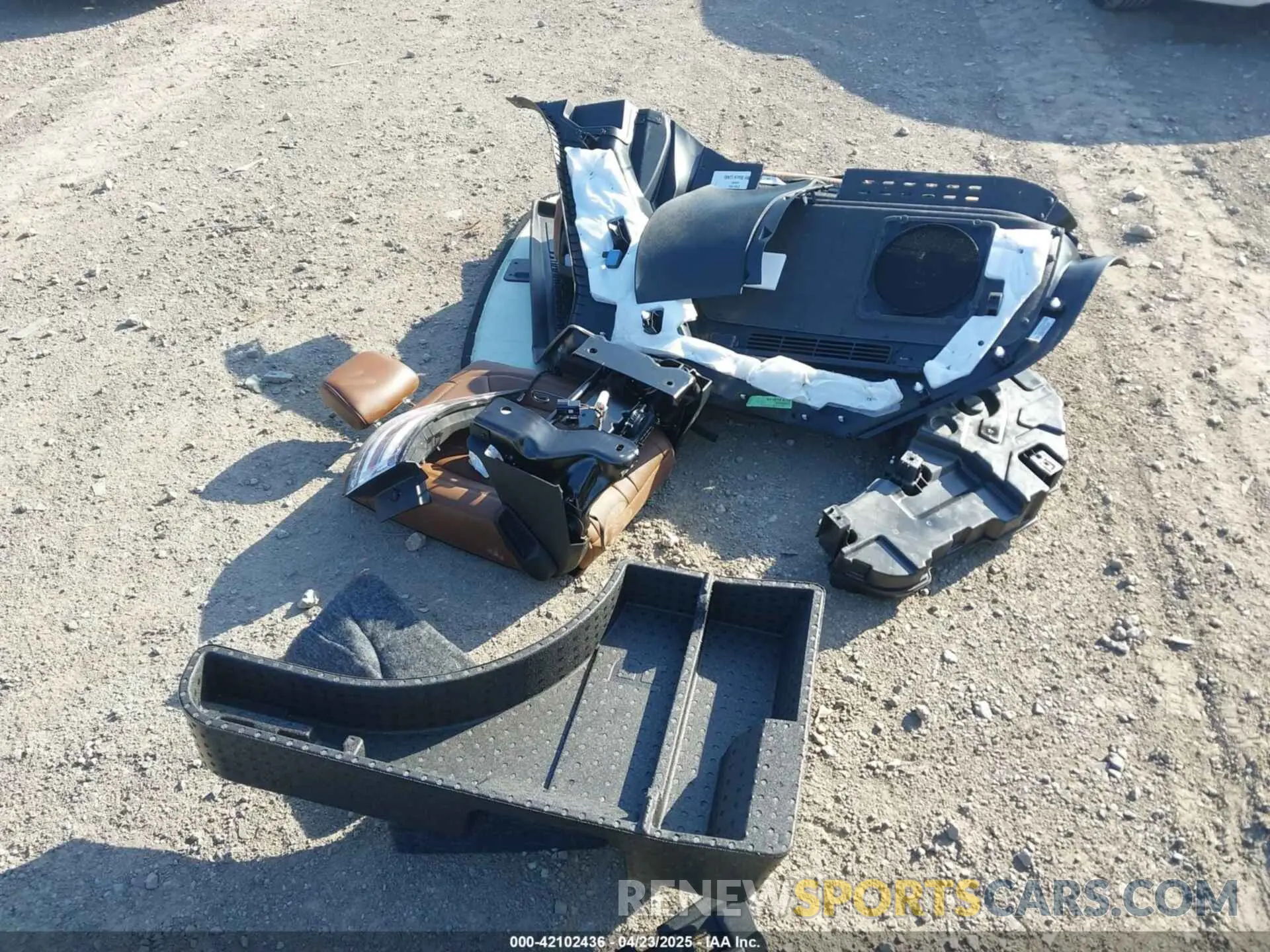 12 Photograph of a damaged car 2LMPJ8K96NBL06860 LINCOLN NAUTILUS 2022