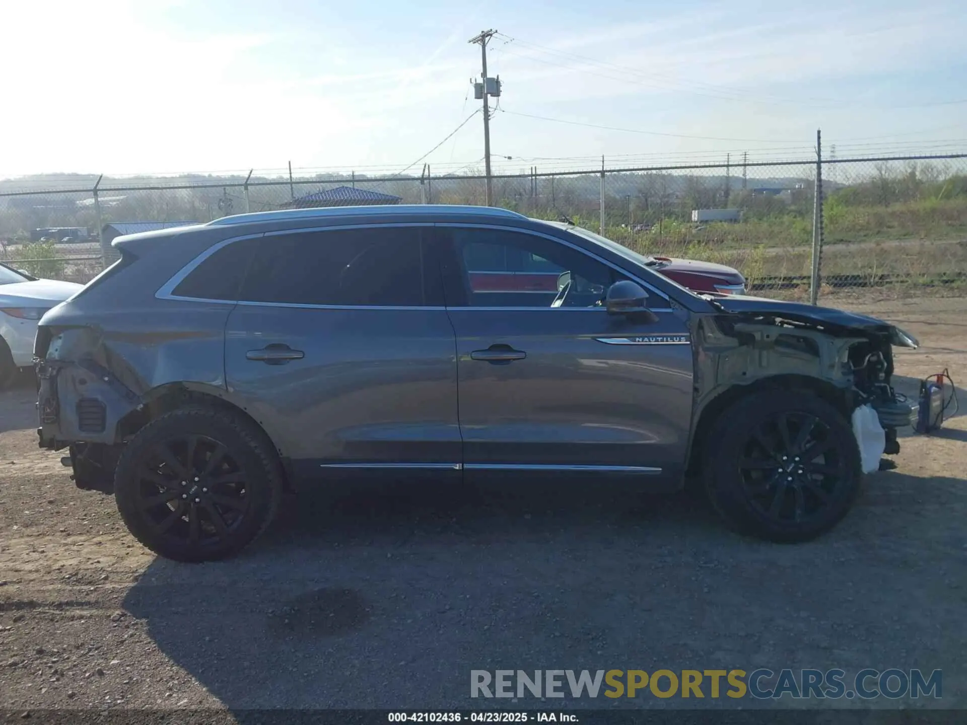 14 Photograph of a damaged car 2LMPJ8K96NBL06860 LINCOLN NAUTILUS 2022