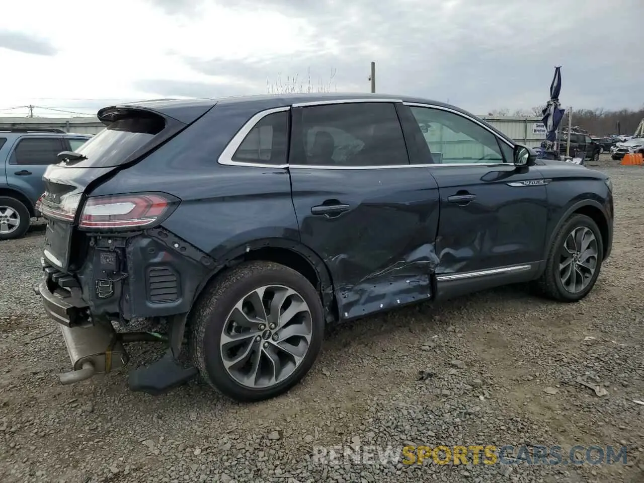 3 Photograph of a damaged car 2LMPJ8K96NBL07376 LINCOLN NAUTILUS 2022