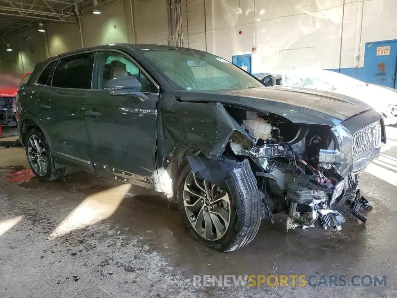 4 Photograph of a damaged car 2LMPJ8K99NBL21711 LINCOLN NAUTILUS 2022
