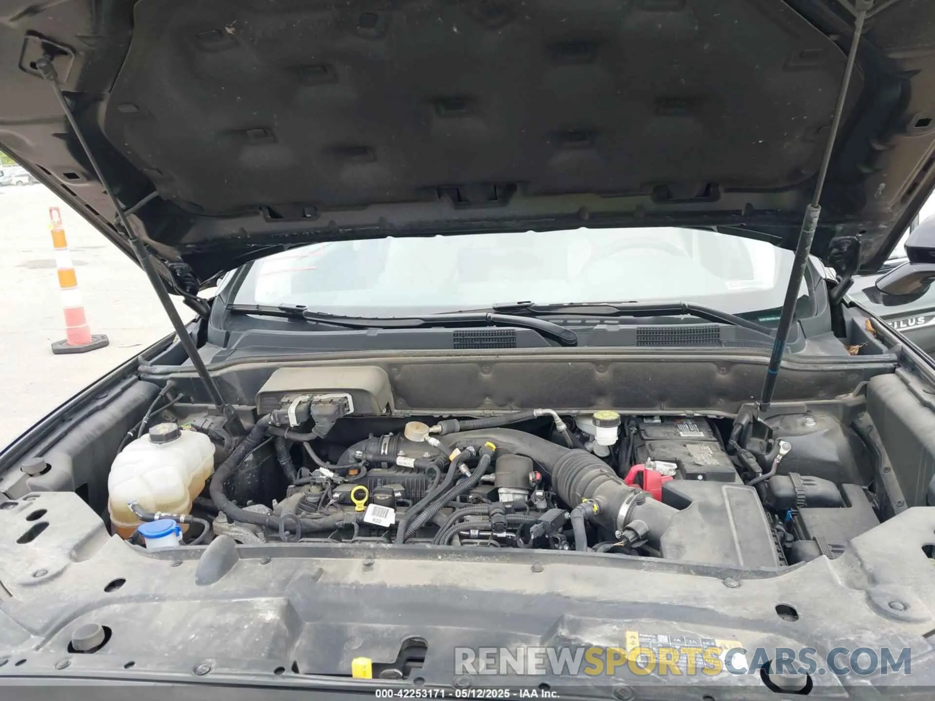 10 Photograph of a damaged car 2LMPJ8K9XNBL15870 LINCOLN NAUTILUS 2022