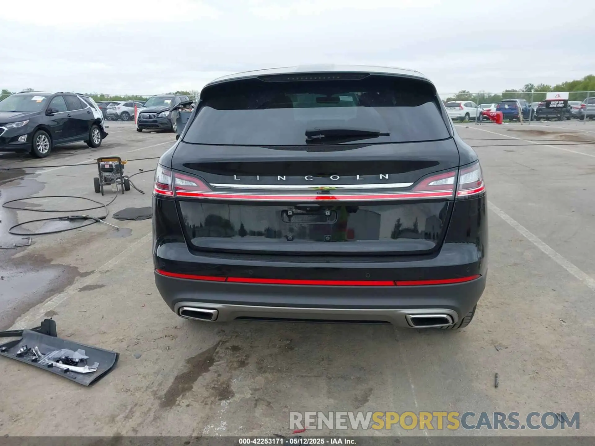 16 Photograph of a damaged car 2LMPJ8K9XNBL15870 LINCOLN NAUTILUS 2022