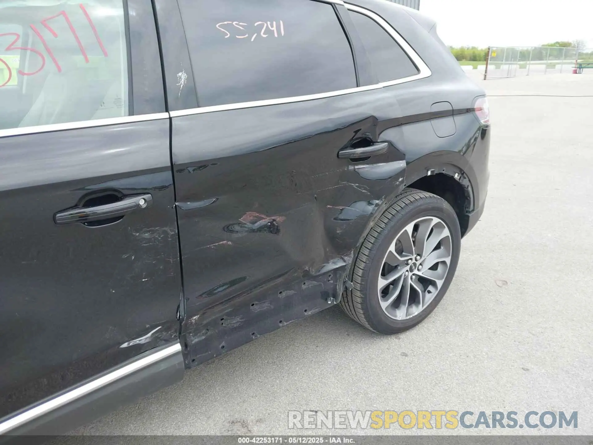 6 Photograph of a damaged car 2LMPJ8K9XNBL15870 LINCOLN NAUTILUS 2022