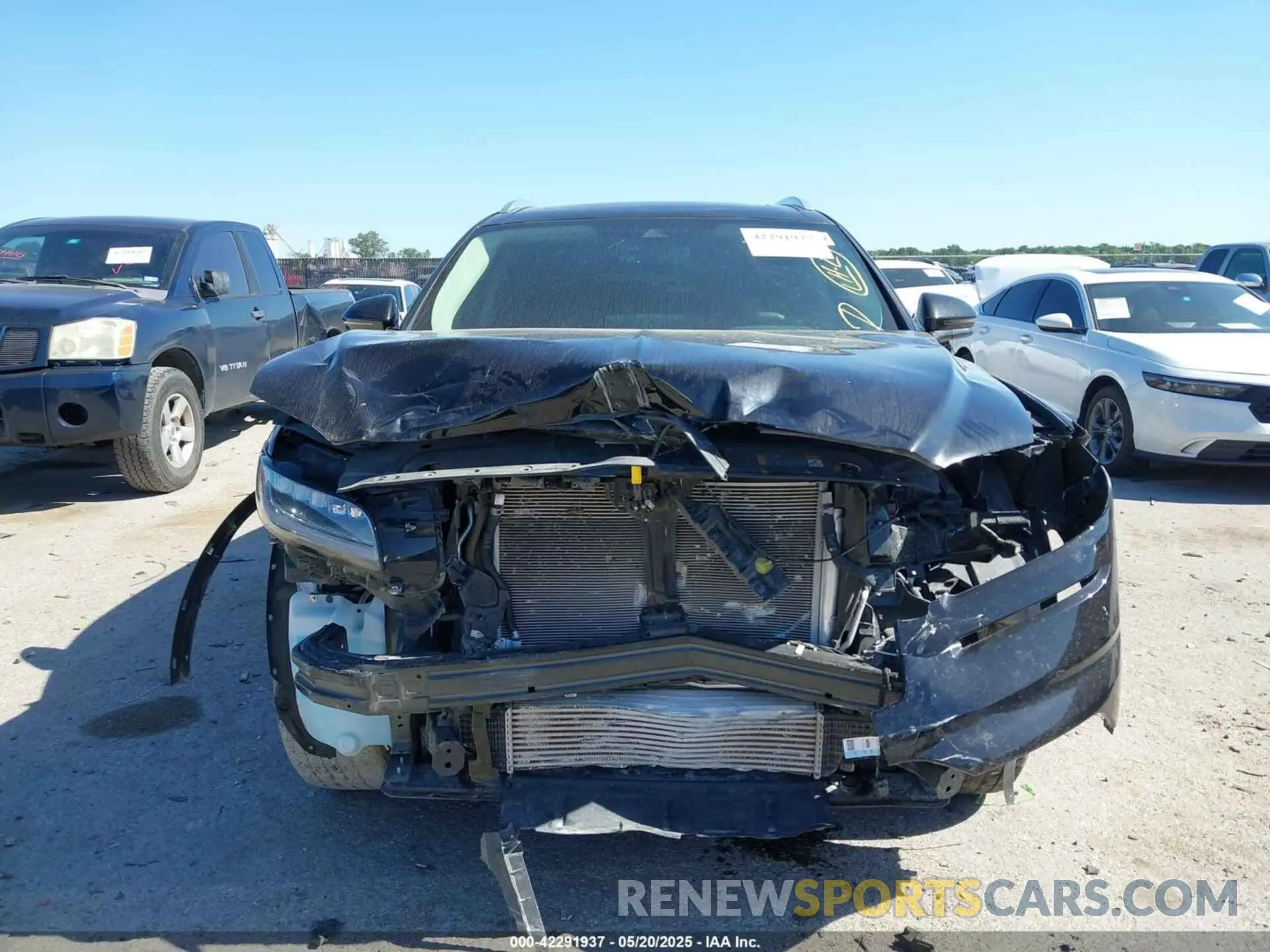 13 Photograph of a damaged car 2LMPJ8KP2NBL12069 LINCOLN NAUTILUS 2022