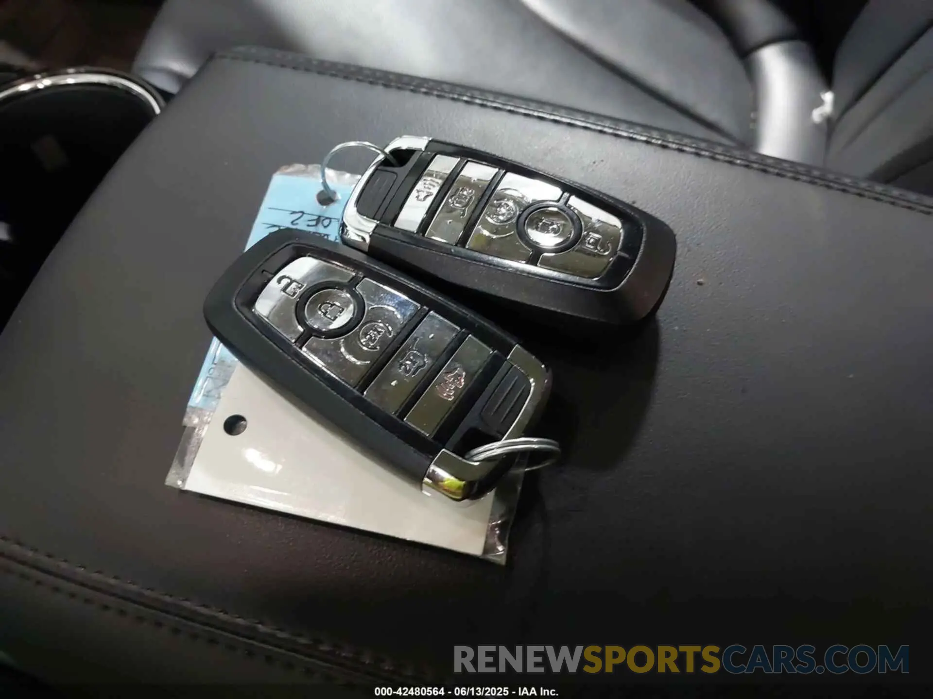 11 Photograph of a damaged car 2LMPJ8KP3NBL17202 LINCOLN NAUTILUS 2022