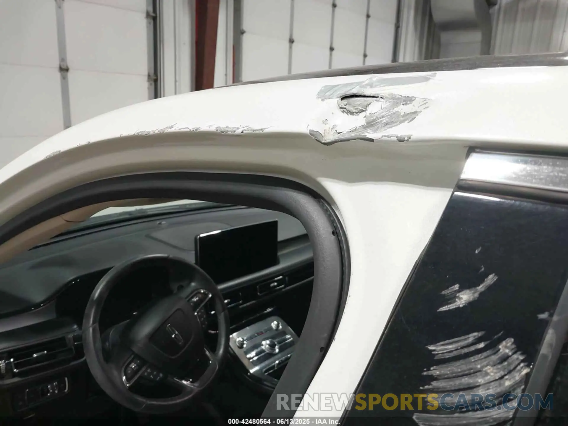 18 Photograph of a damaged car 2LMPJ8KP3NBL17202 LINCOLN NAUTILUS 2022
