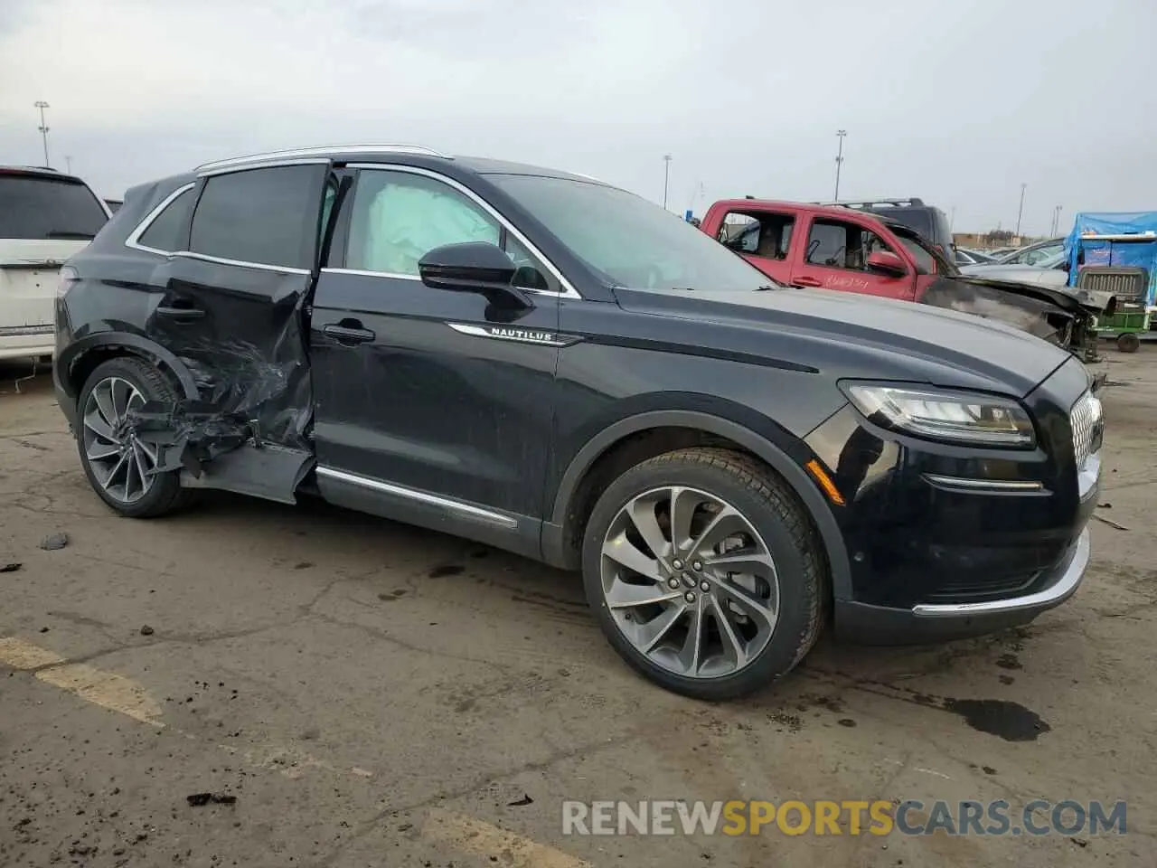 4 Photograph of a damaged car 2LMPJ8KP7NBL24413 LINCOLN NAUTILUS 2022