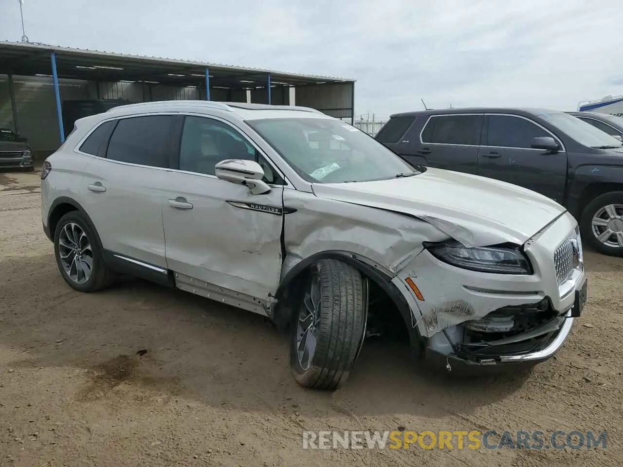 4 Photograph of a damaged car 2LMPJ8K91PBL01567 LINCOLN NAUTILUS 2023