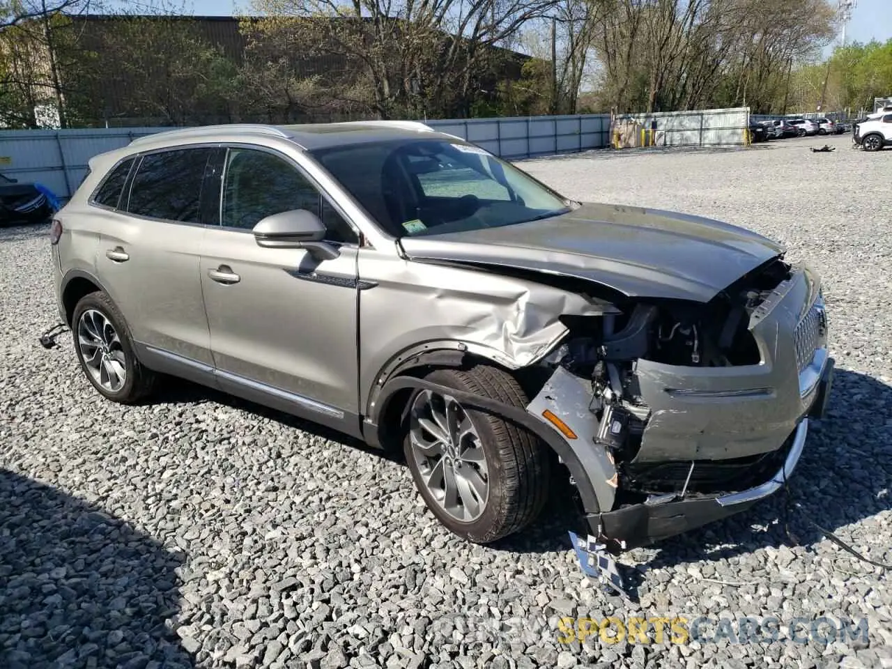 4 Photograph of a damaged car 2LMPJ8K93PBL17186 LINCOLN NAUTILUS 2023