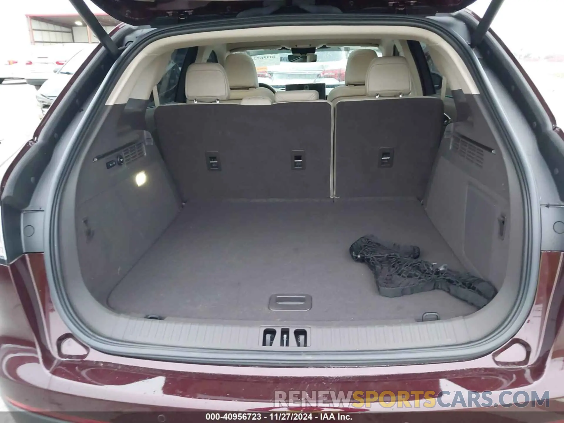 18 Photograph of a damaged car 2LMPJ8K97PBL15568 LINCOLN NAUTILUS 2023