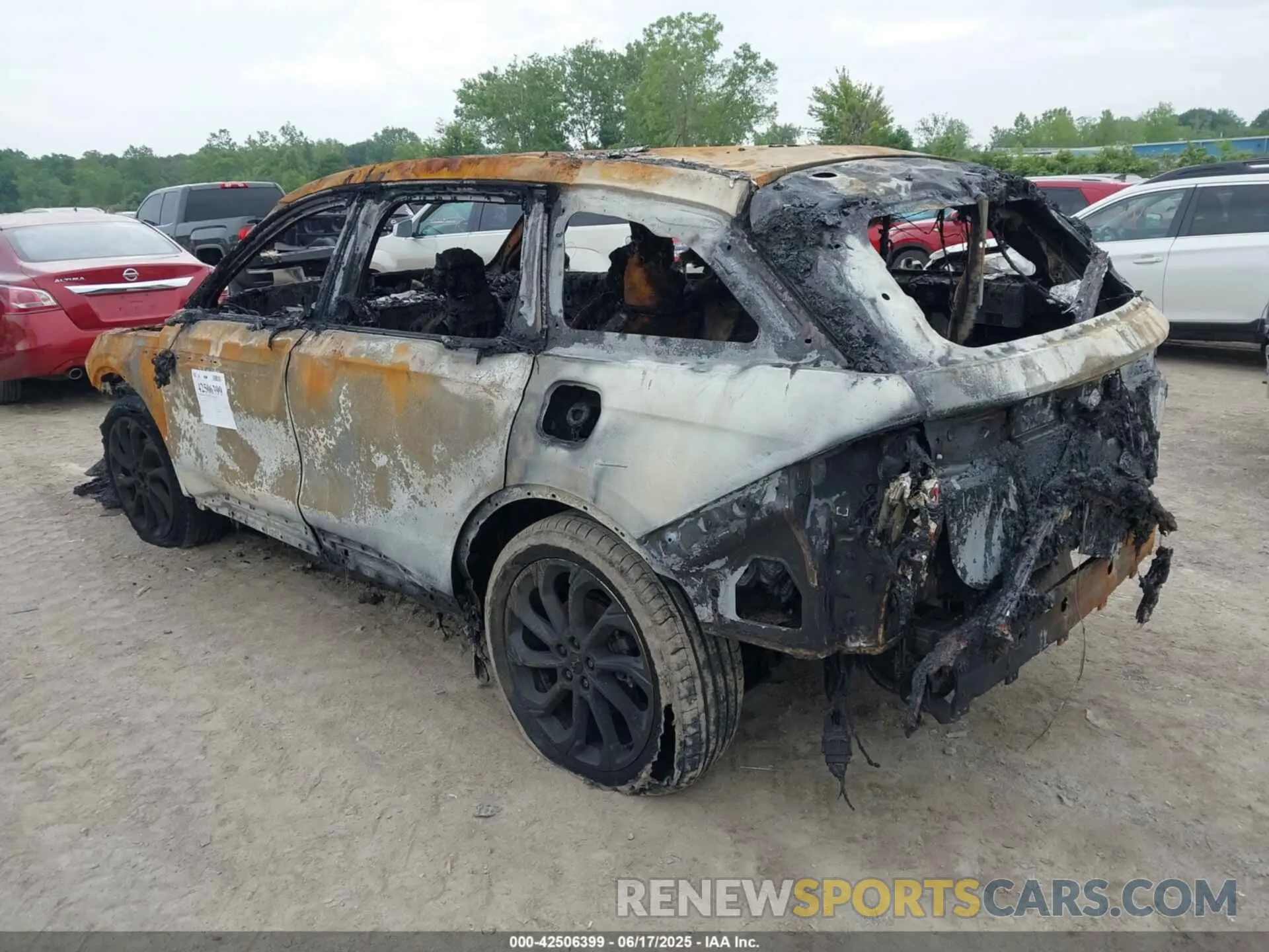 3 Photograph of a damaged car 5LMPJ8KA2RJ866766 LINCOLN NAUTILUS 2024