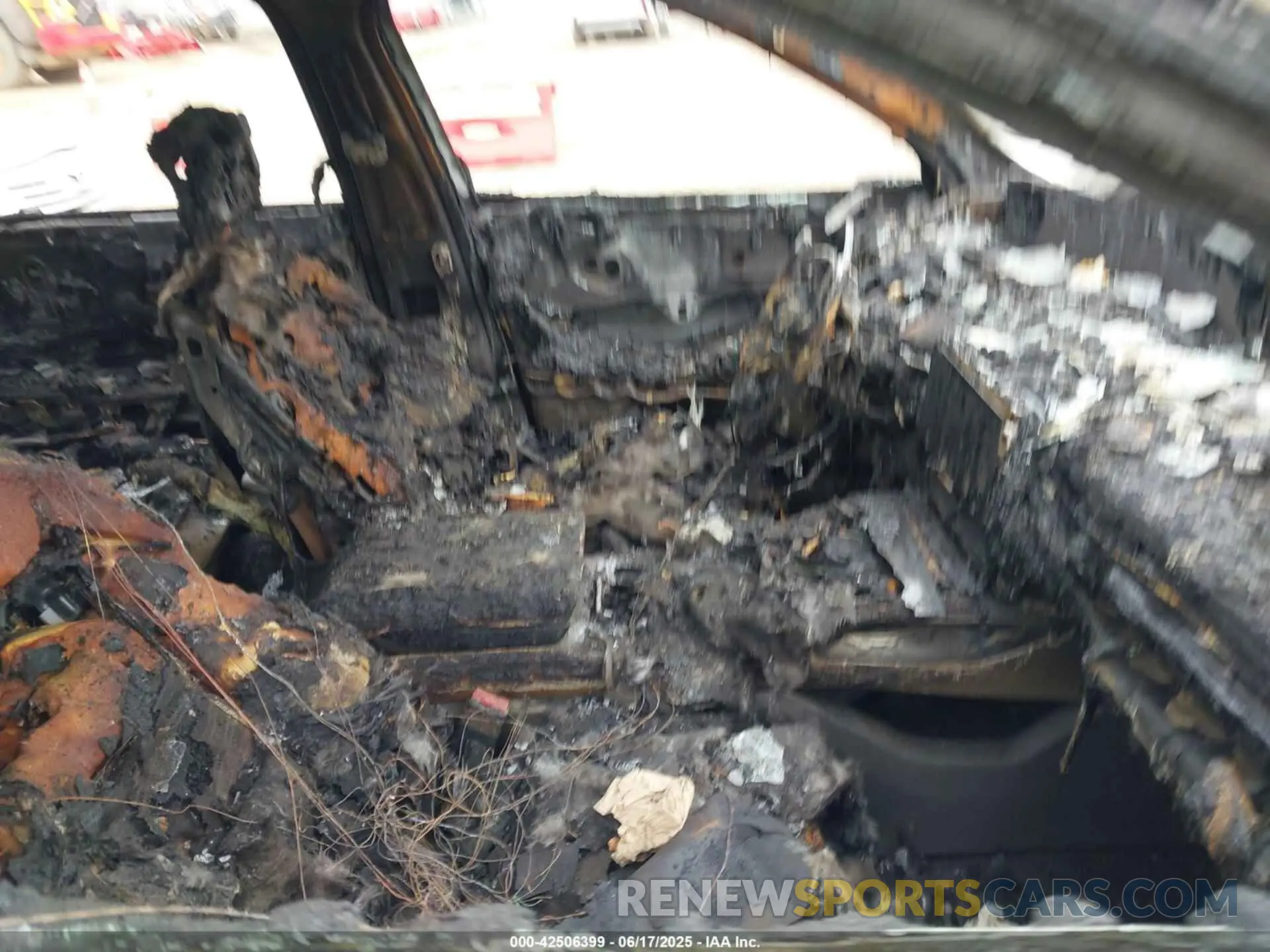 5 Photograph of a damaged car 5LMPJ8KA2RJ866766 LINCOLN NAUTILUS 2024