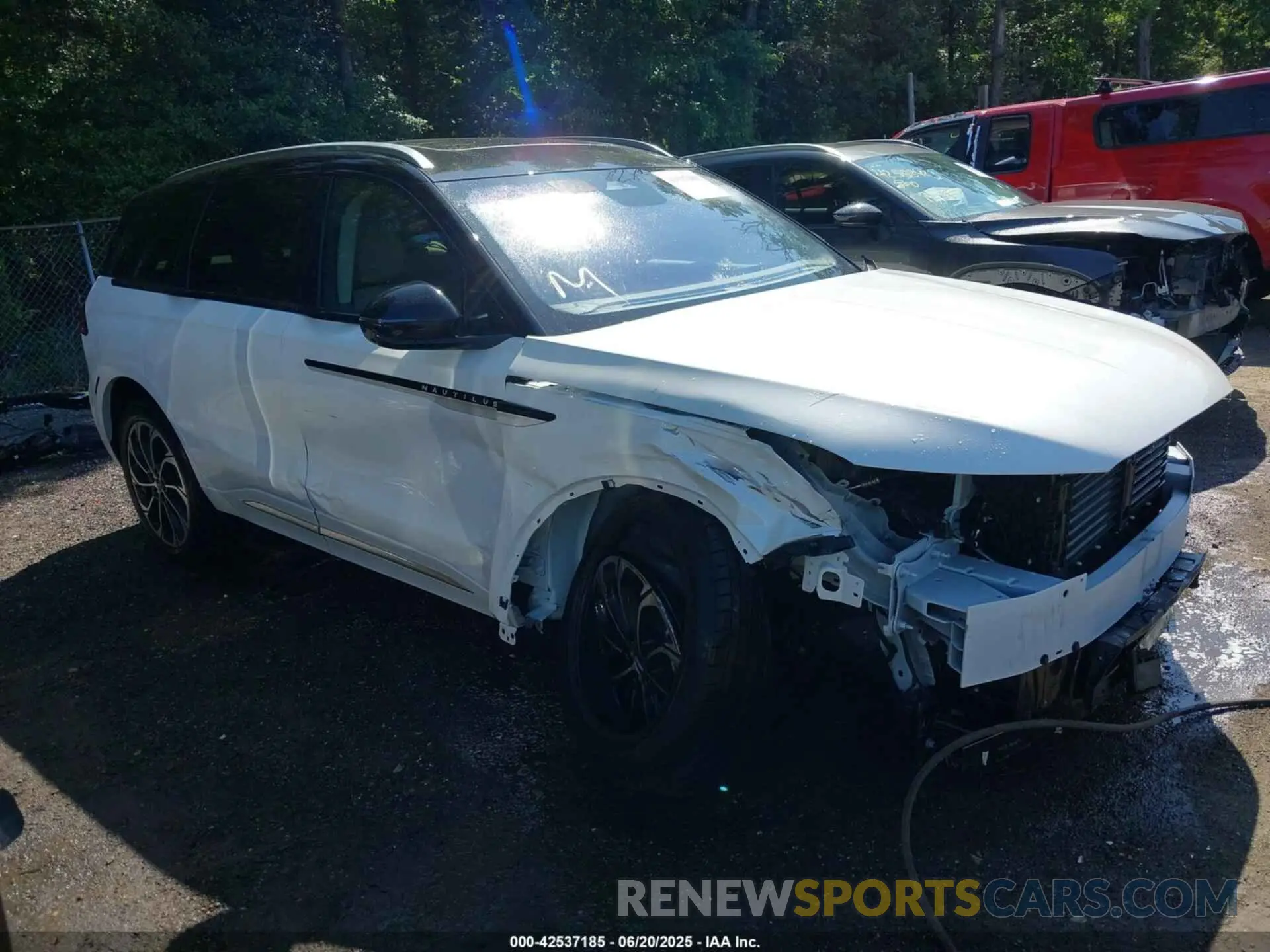 1 Photograph of a damaged car 5LMPJ8KAXRJ868331 LINCOLN NAUTILUS 2024