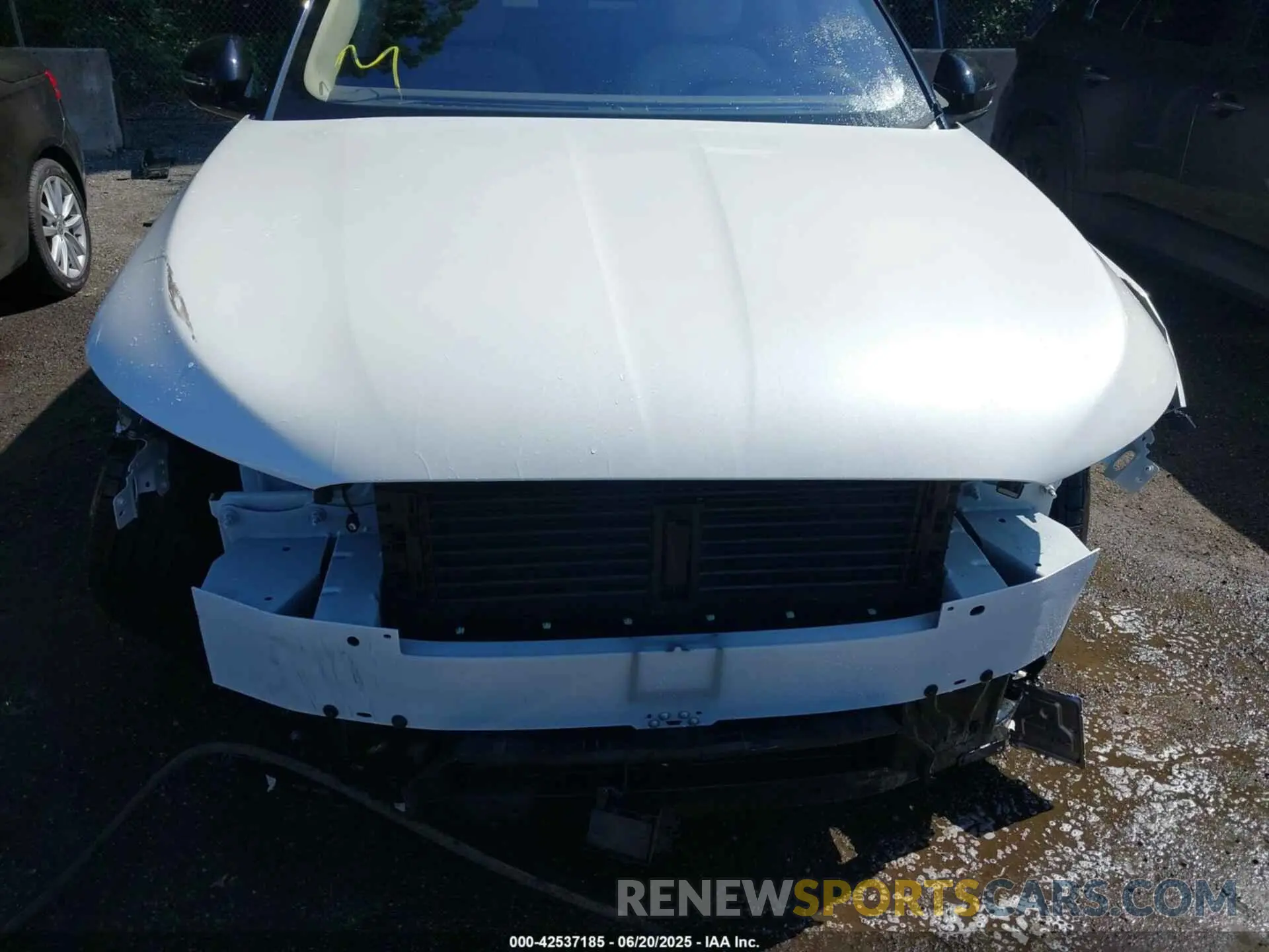 6 Photograph of a damaged car 5LMPJ8KAXRJ868331 LINCOLN NAUTILUS 2024
