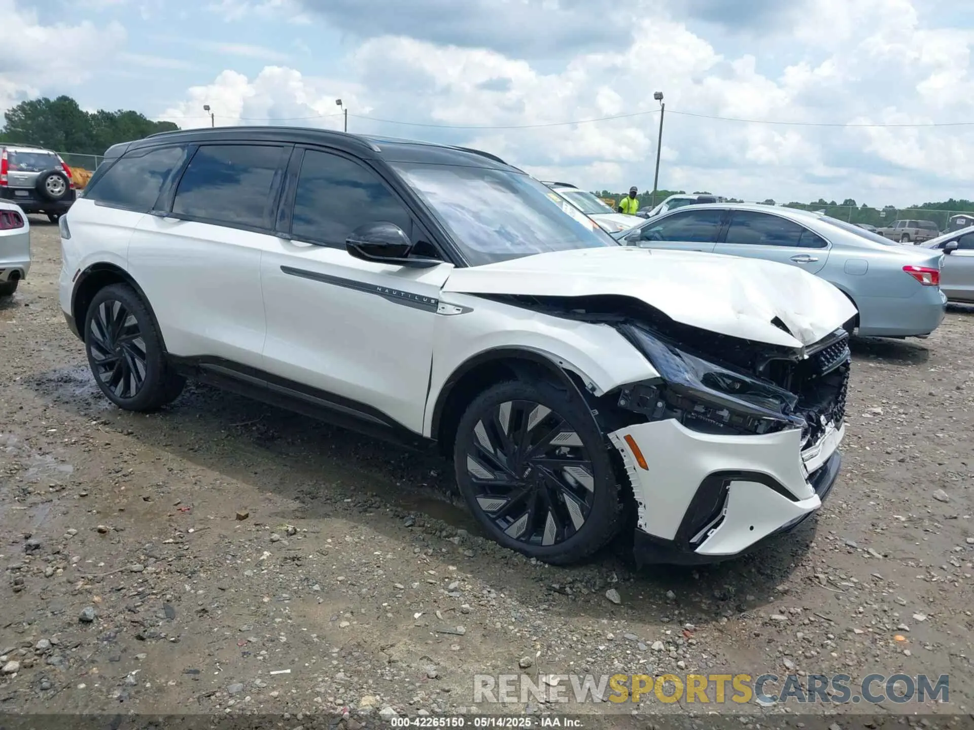 1 Photograph of a damaged car 5LMPJ8KA2SJ920945 LINCOLN NAUTILUS 2025