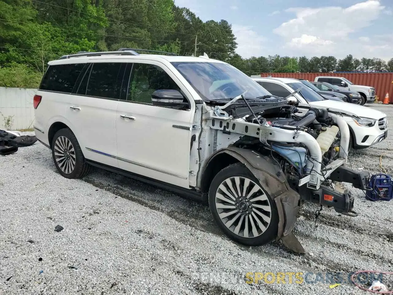 4 Photograph of a damaged car 5LMJJ2LT0KEL21666 LINCOLN NAVIGATOR 2019