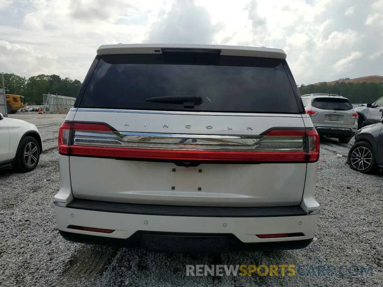 6 Photograph of a damaged car 5LMJJ2LT0KEL21666 LINCOLN NAVIGATOR 2019