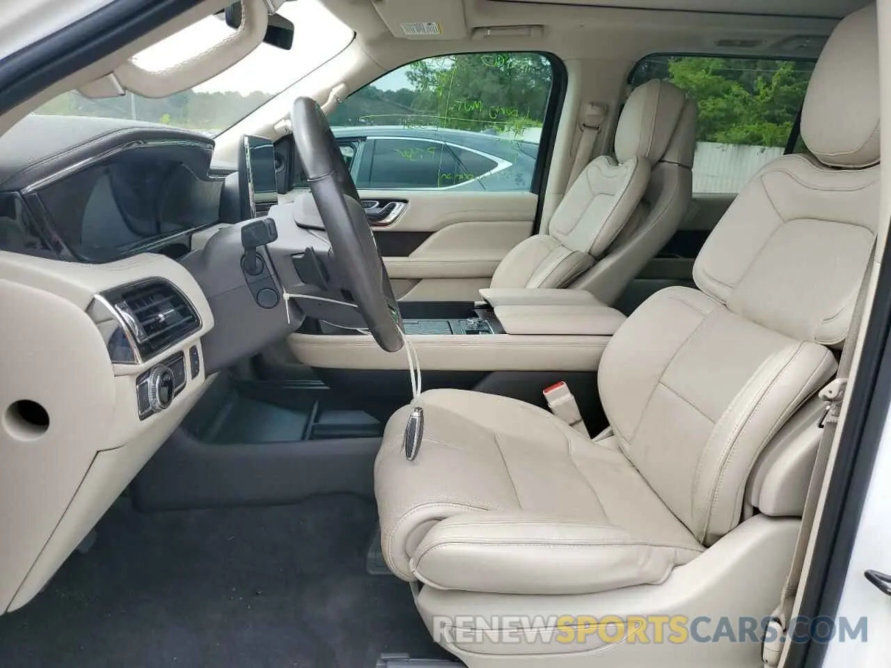 7 Photograph of a damaged car 5LMJJ2LT0KEL21666 LINCOLN NAVIGATOR 2019