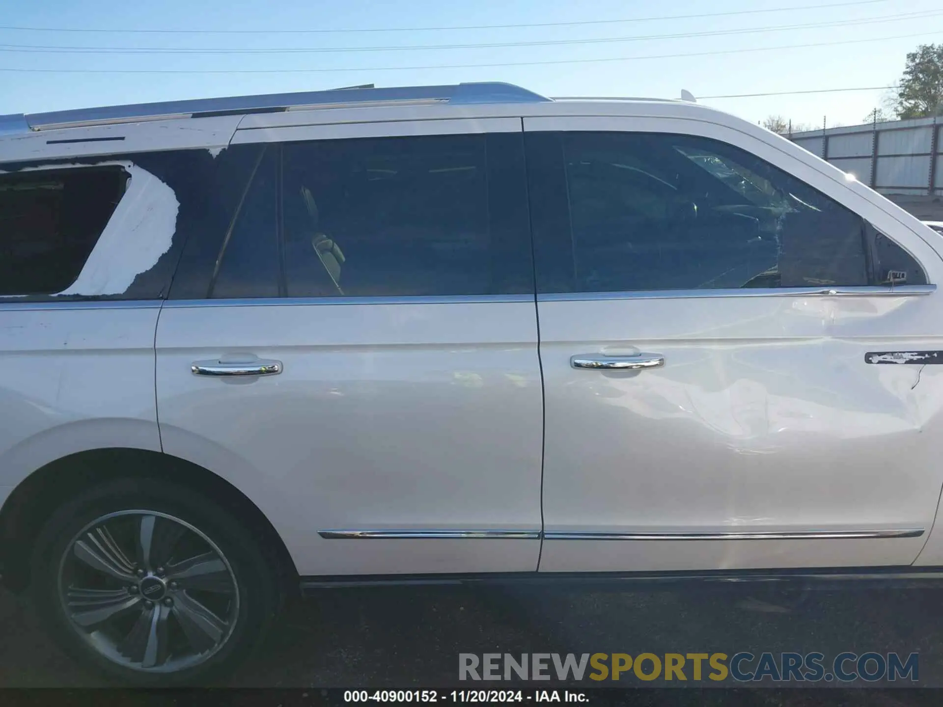 14 Photograph of a damaged car 5LMJJ2LT2KEL09194 LINCOLN NAVIGATOR 2019