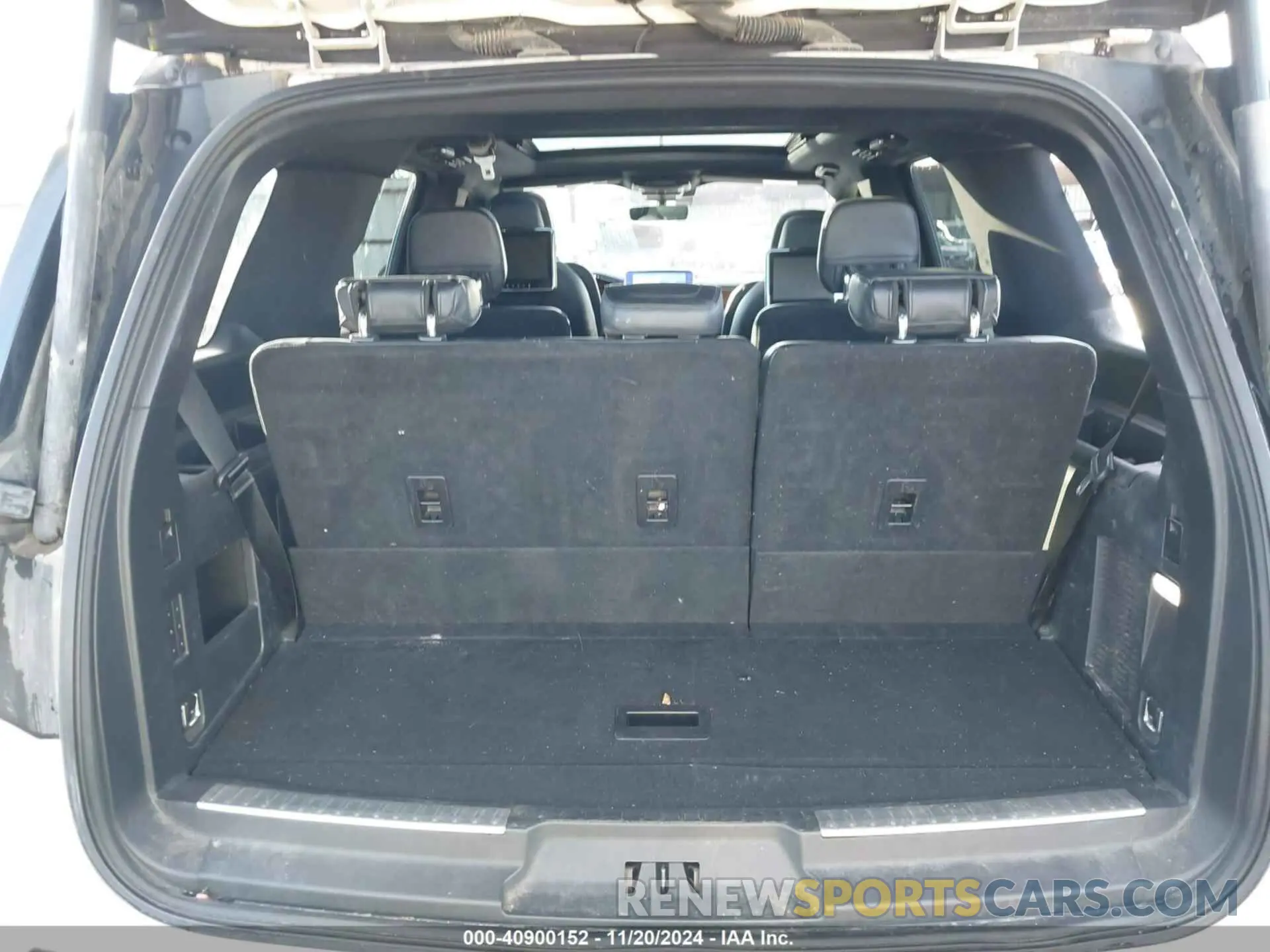 8 Photograph of a damaged car 5LMJJ2LT2KEL09194 LINCOLN NAVIGATOR 2019