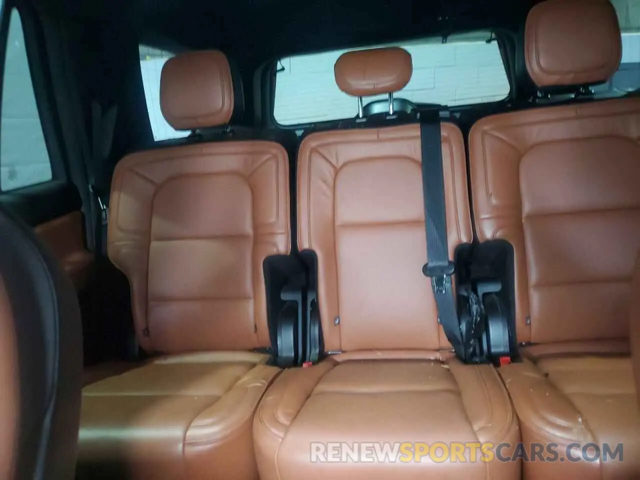 10 Photograph of a damaged car 5LMJJ2LT2KEL20146 LINCOLN NAVIGATOR 2019