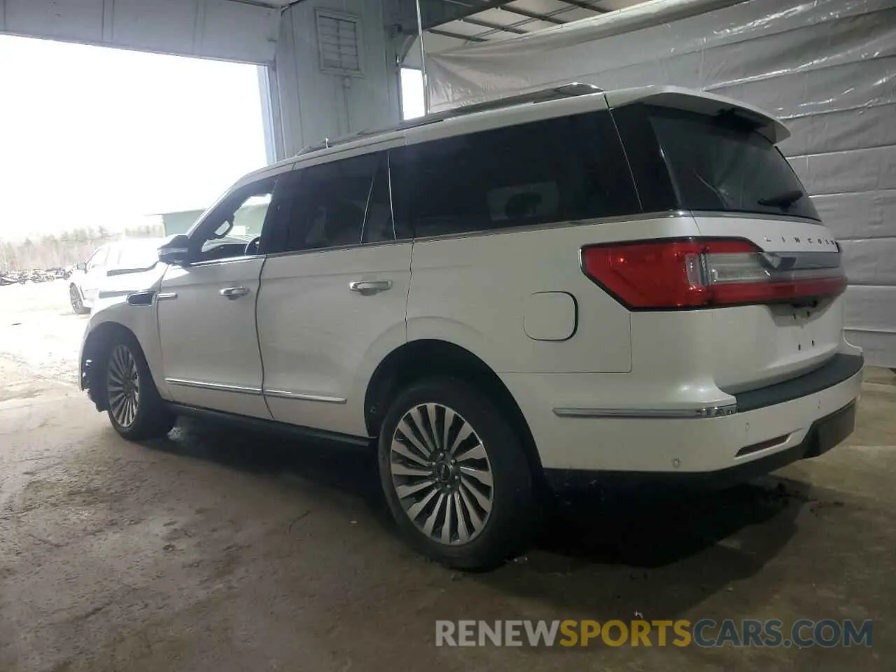 2 Photograph of a damaged car 5LMJJ2LT2KEL20146 LINCOLN NAVIGATOR 2019