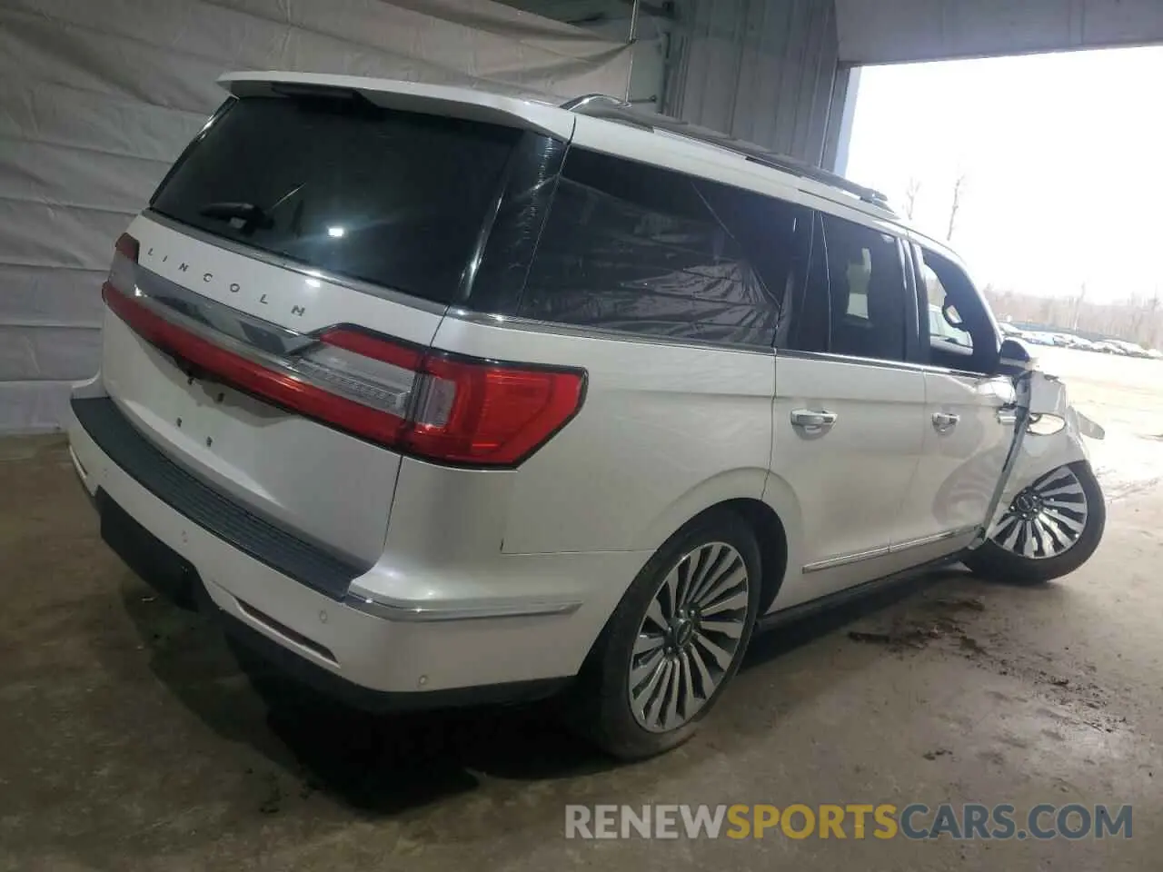 3 Photograph of a damaged car 5LMJJ2LT2KEL20146 LINCOLN NAVIGATOR 2019