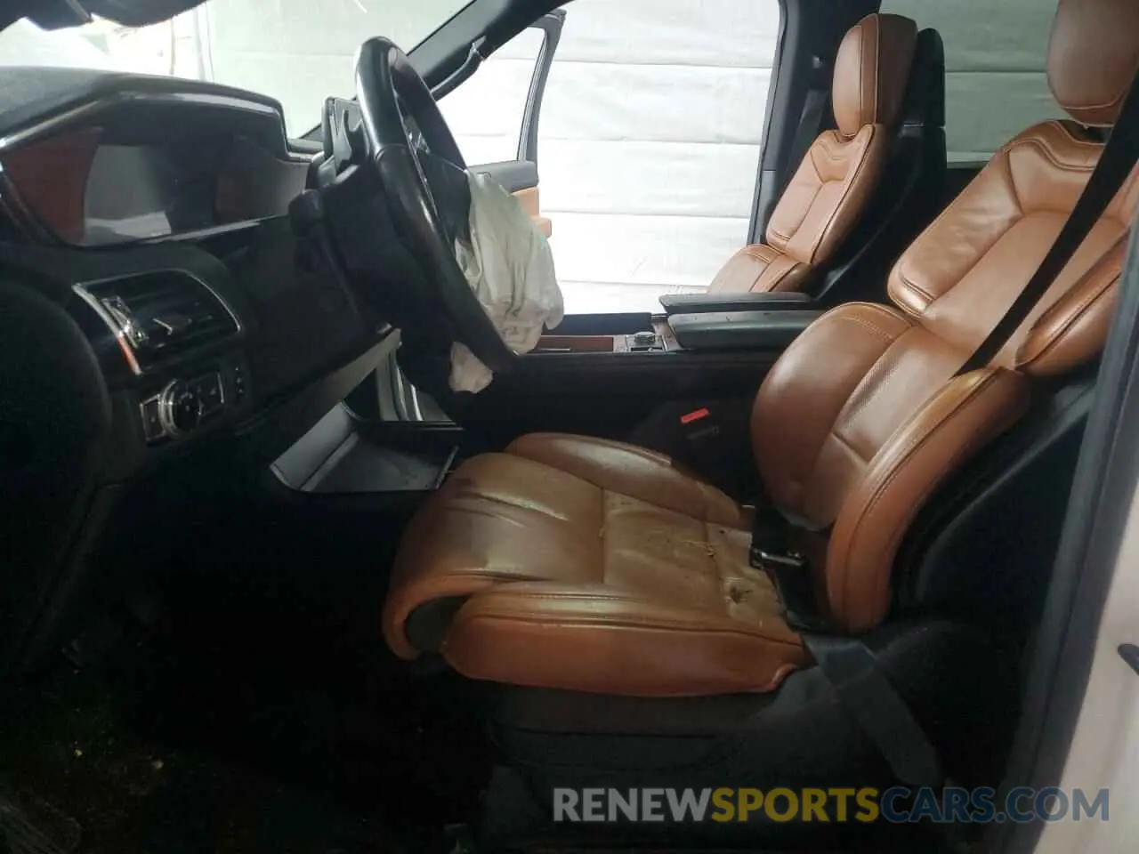 7 Photograph of a damaged car 5LMJJ2LT2KEL20146 LINCOLN NAVIGATOR 2019