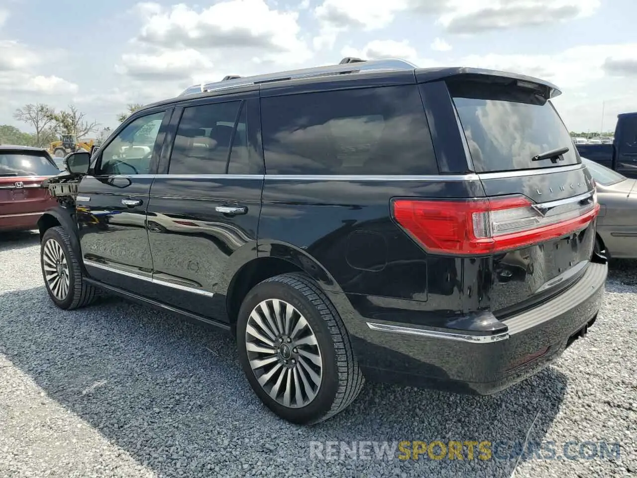 2 Photograph of a damaged car 5LMJJ2LT4KEL05311 LINCOLN NAVIGATOR 2019