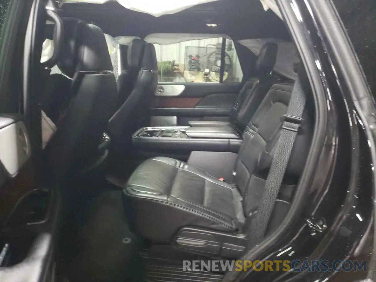 11 Photograph of a damaged car 5LMJJ2LT5KEL17211 LINCOLN NAVIGATOR 2019