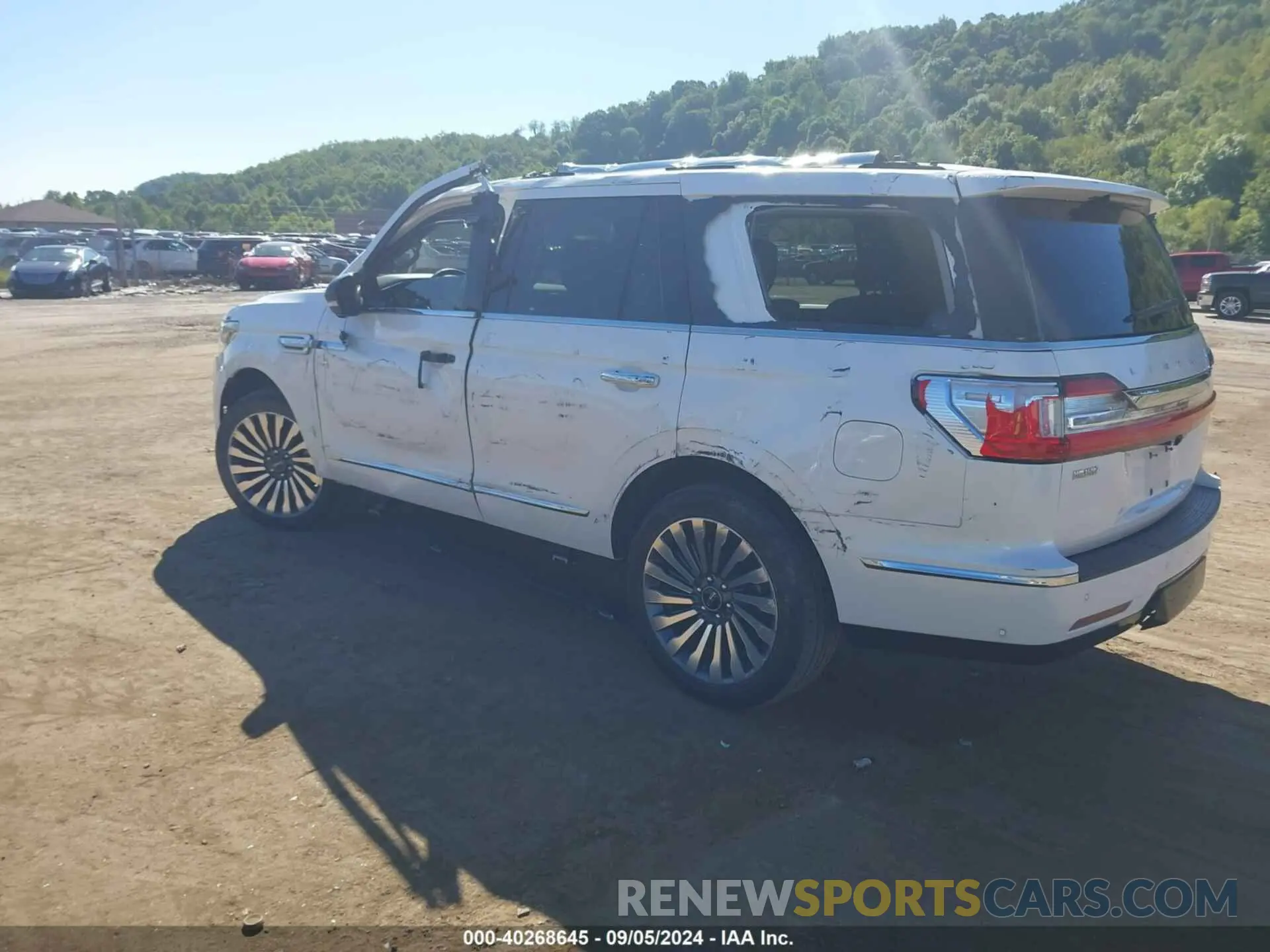 3 Photograph of a damaged car 5LMJJ2LT6KEL10266 LINCOLN NAVIGATOR 2019