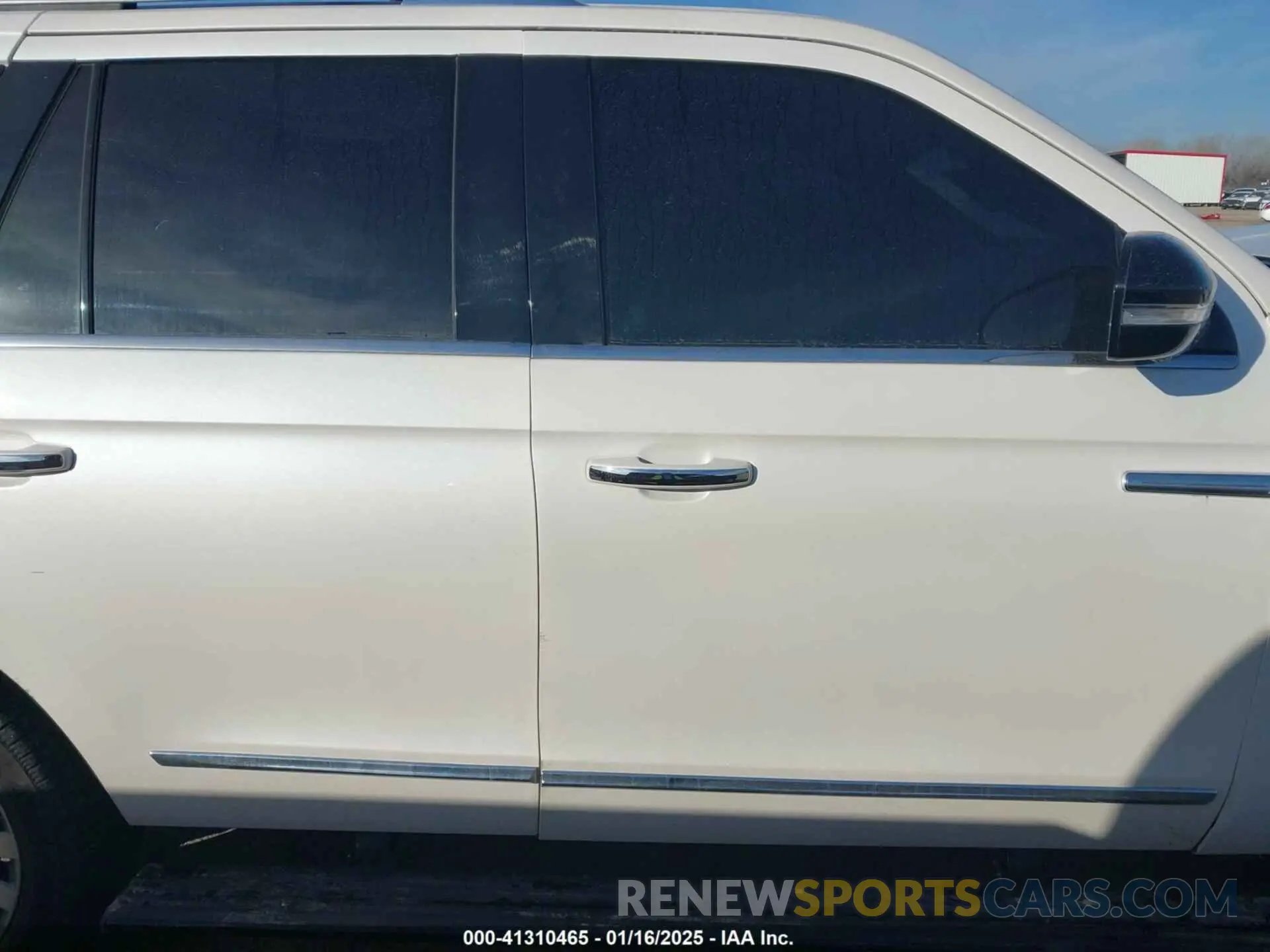 13 Photograph of a damaged car 5LMJJ2LT7KEL17842 LINCOLN NAVIGATOR 2019