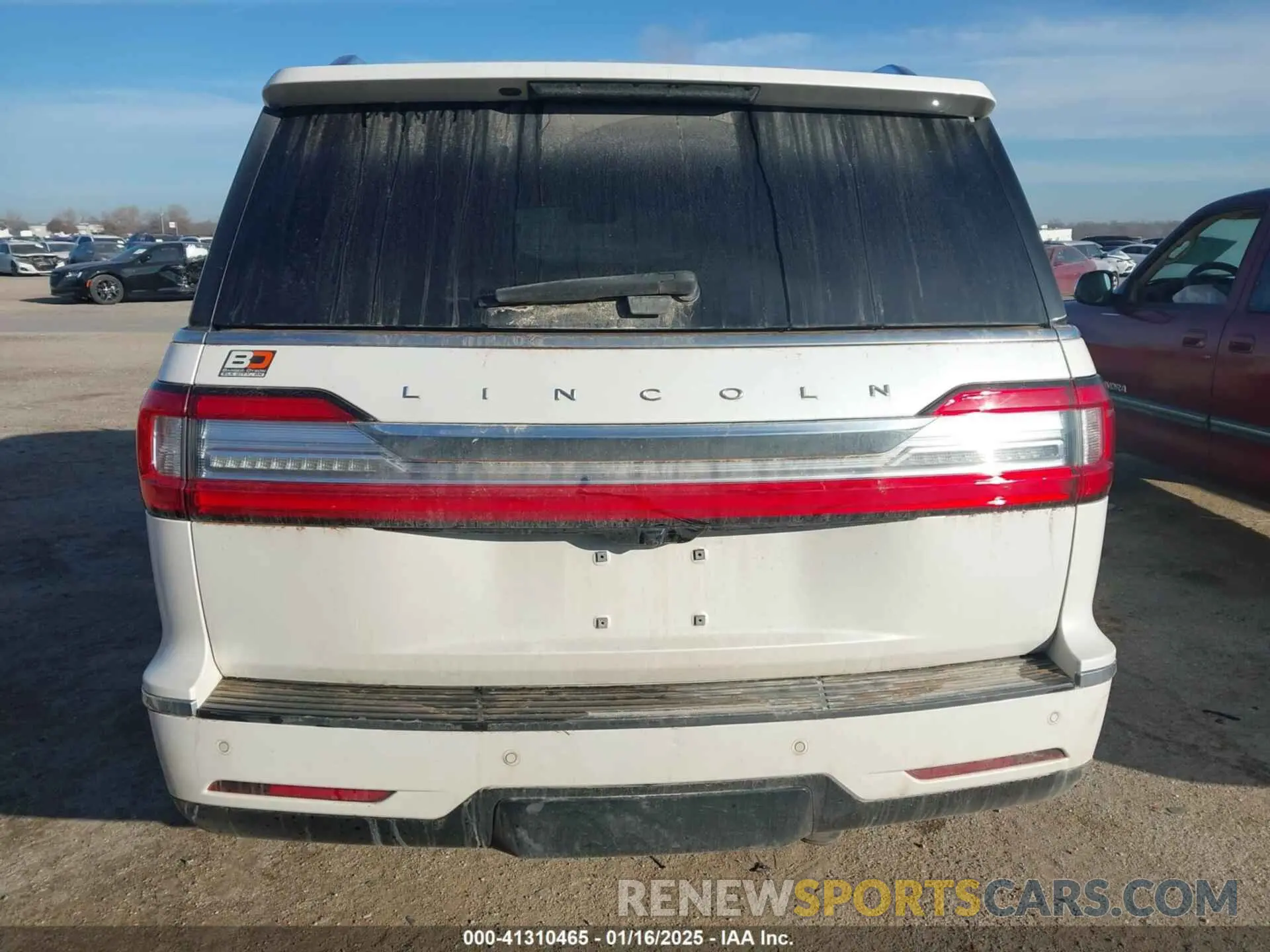 16 Photograph of a damaged car 5LMJJ2LT7KEL17842 LINCOLN NAVIGATOR 2019