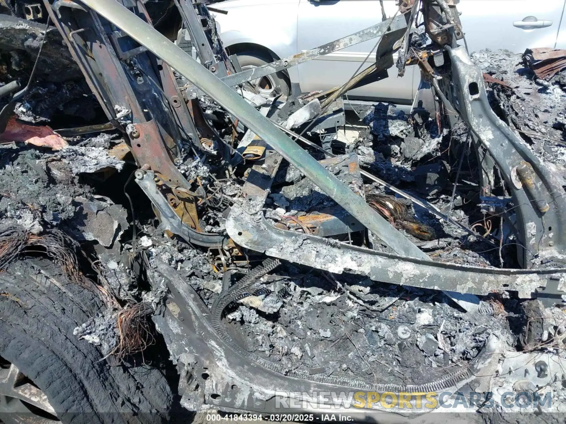 8 Photograph of a damaged car 5LMJJ2LT8KEL10835 LINCOLN NAVIGATOR 2019