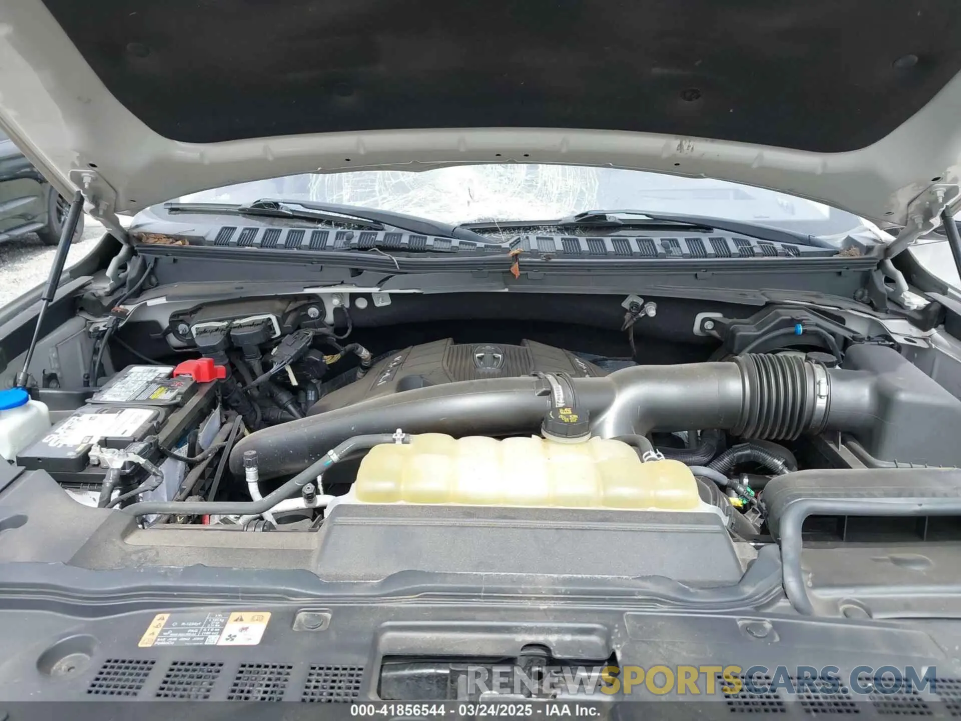 10 Photograph of a damaged car 5LMJJ2LT8KEL19857 LINCOLN NAVIGATOR 2019