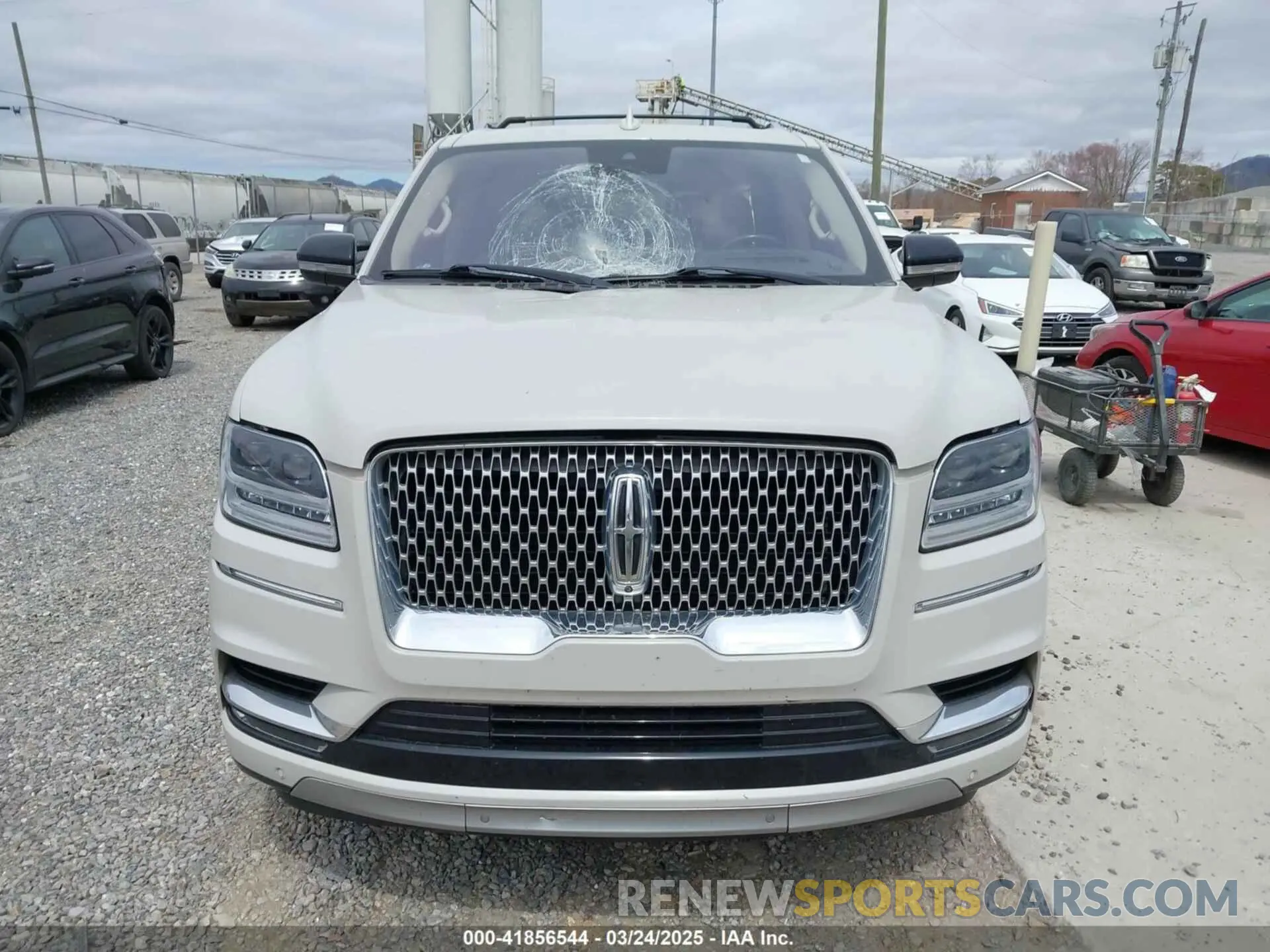 12 Photograph of a damaged car 5LMJJ2LT8KEL19857 LINCOLN NAVIGATOR 2019