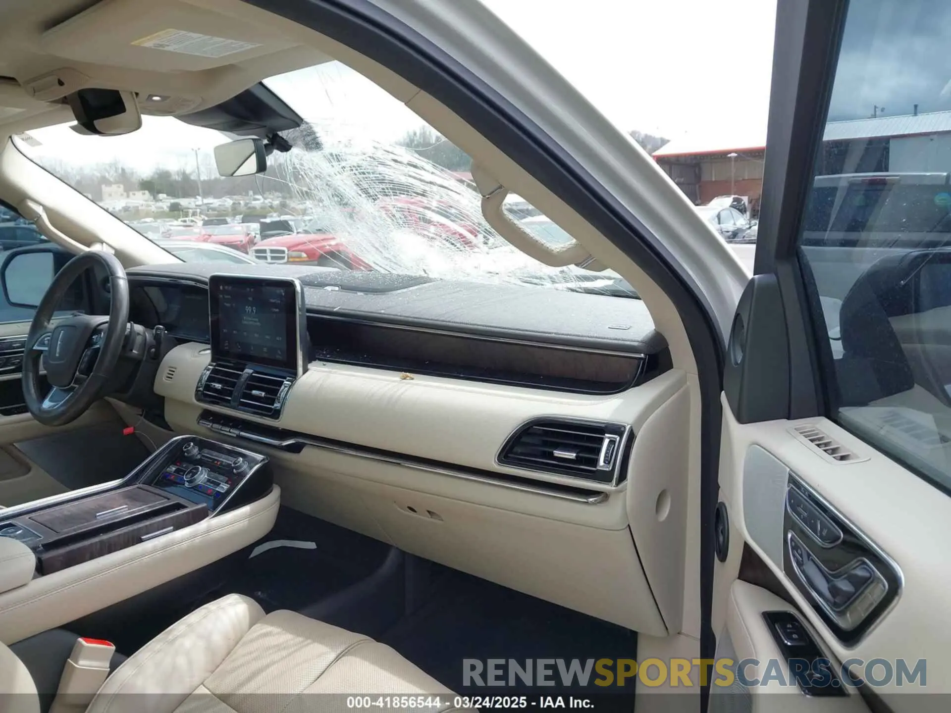 5 Photograph of a damaged car 5LMJJ2LT8KEL19857 LINCOLN NAVIGATOR 2019