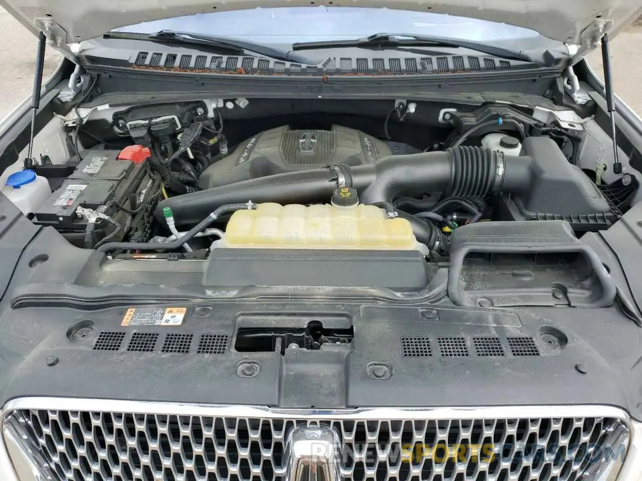 12 Photograph of a damaged car 5LMJJ2LT9KEL08432 LINCOLN NAVIGATOR 2019