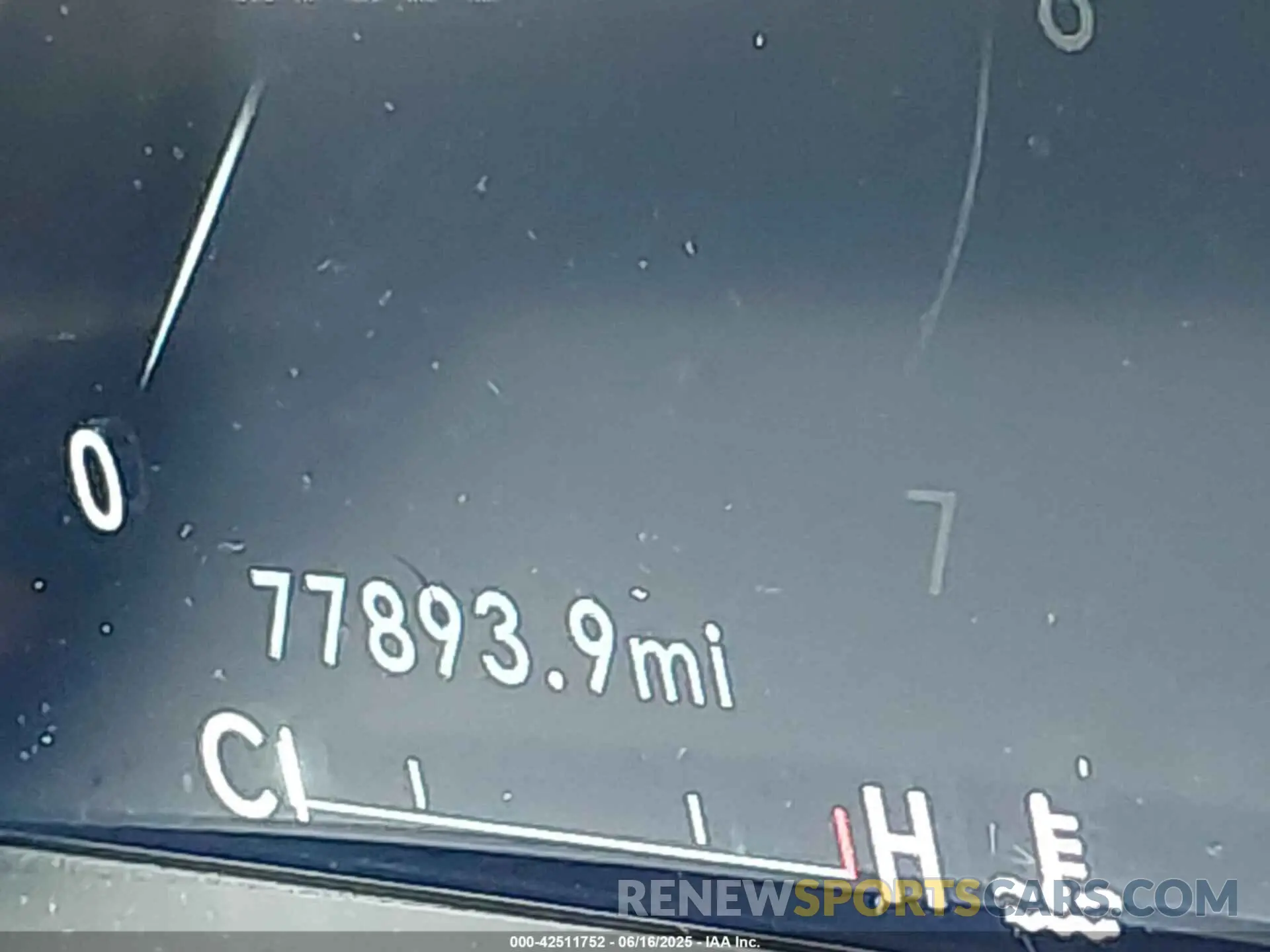 16 Photograph of a damaged car 5LMJJ2LT9KEL17079 LINCOLN NAVIGATOR 2019